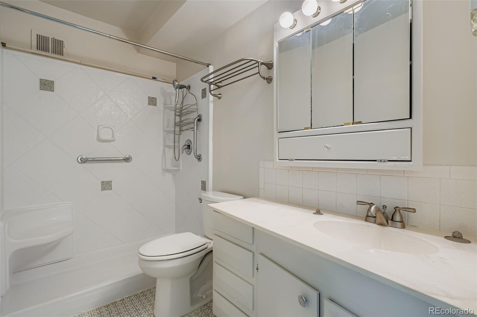 MLS Image #5 for 680 s alton way 1b,denver, Colorado