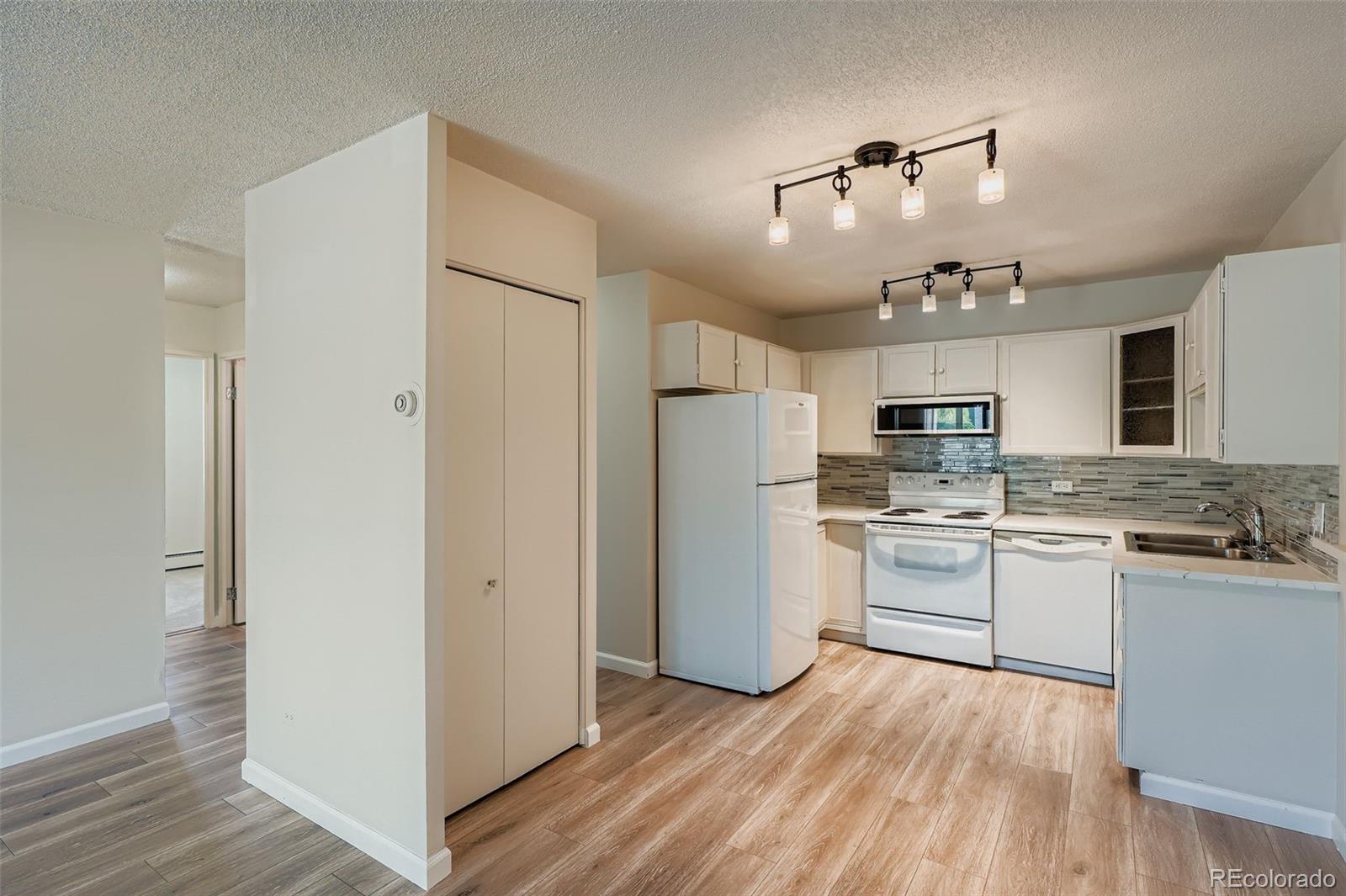 MLS Image #7 for 680 s alton way 1b,denver, Colorado