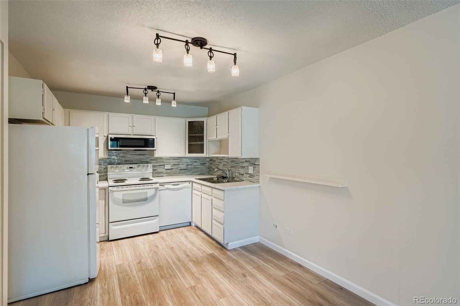 MLS Image #8 for 680 s alton way 1b,denver, Colorado