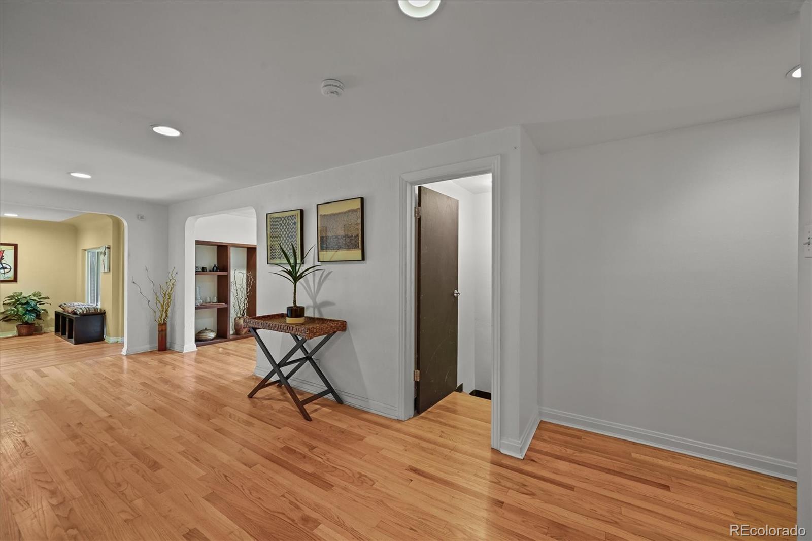 MLS Image #10 for 2901  monaco parkway,denver, Colorado