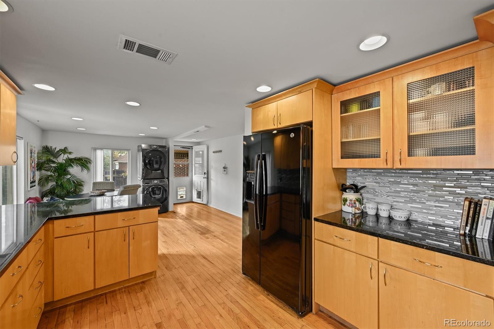 MLS Image #15 for 2901  monaco parkway,denver, Colorado