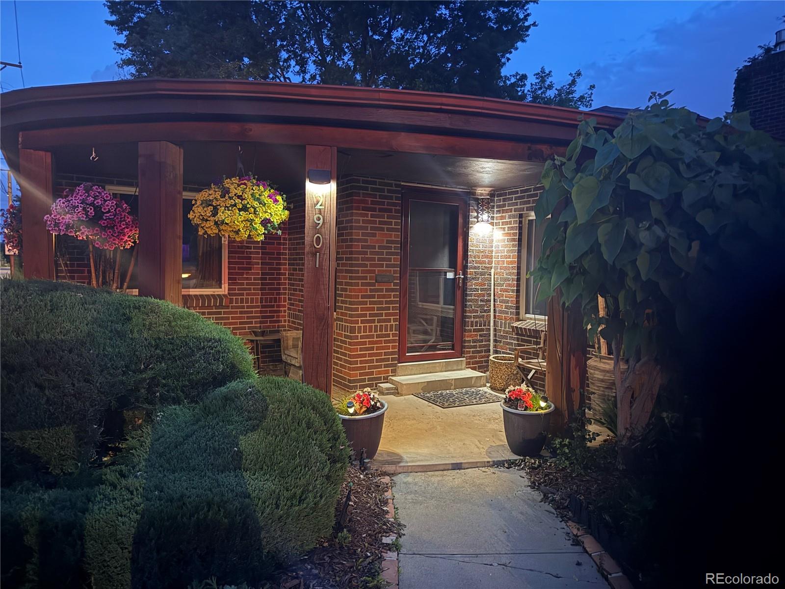 MLS Image #2 for 2901  monaco parkway,denver, Colorado