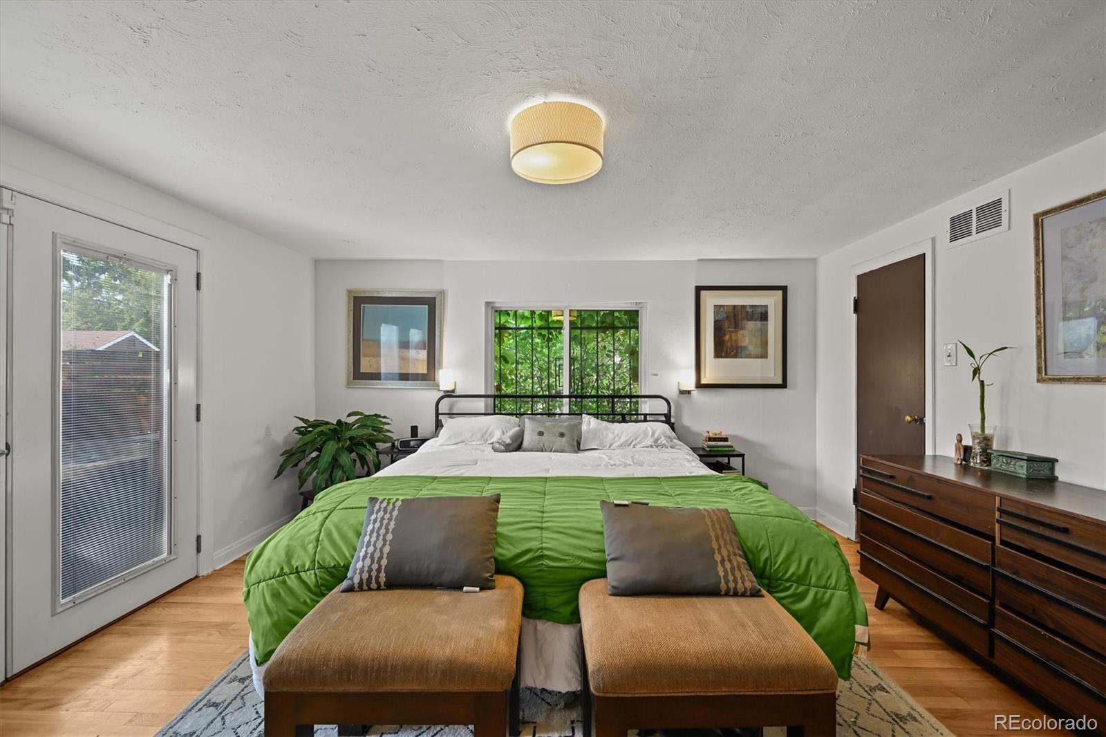 MLS Image #23 for 2901  monaco parkway,denver, Colorado