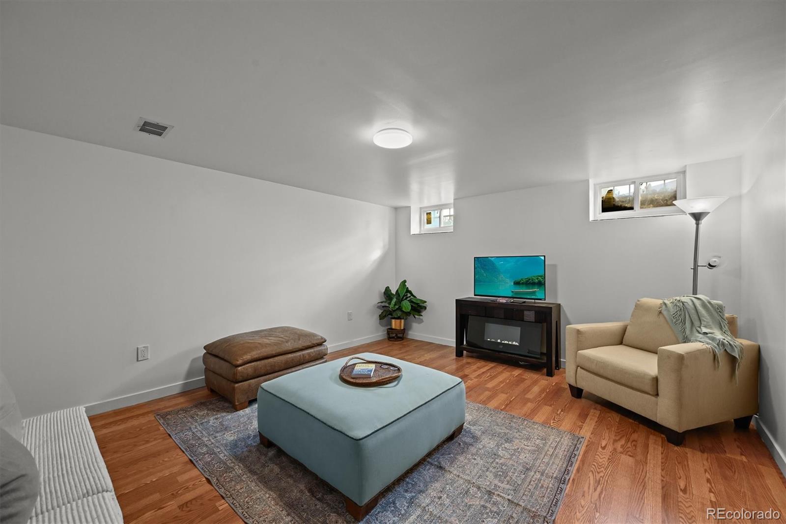 MLS Image #33 for 2901  monaco parkway,denver, Colorado