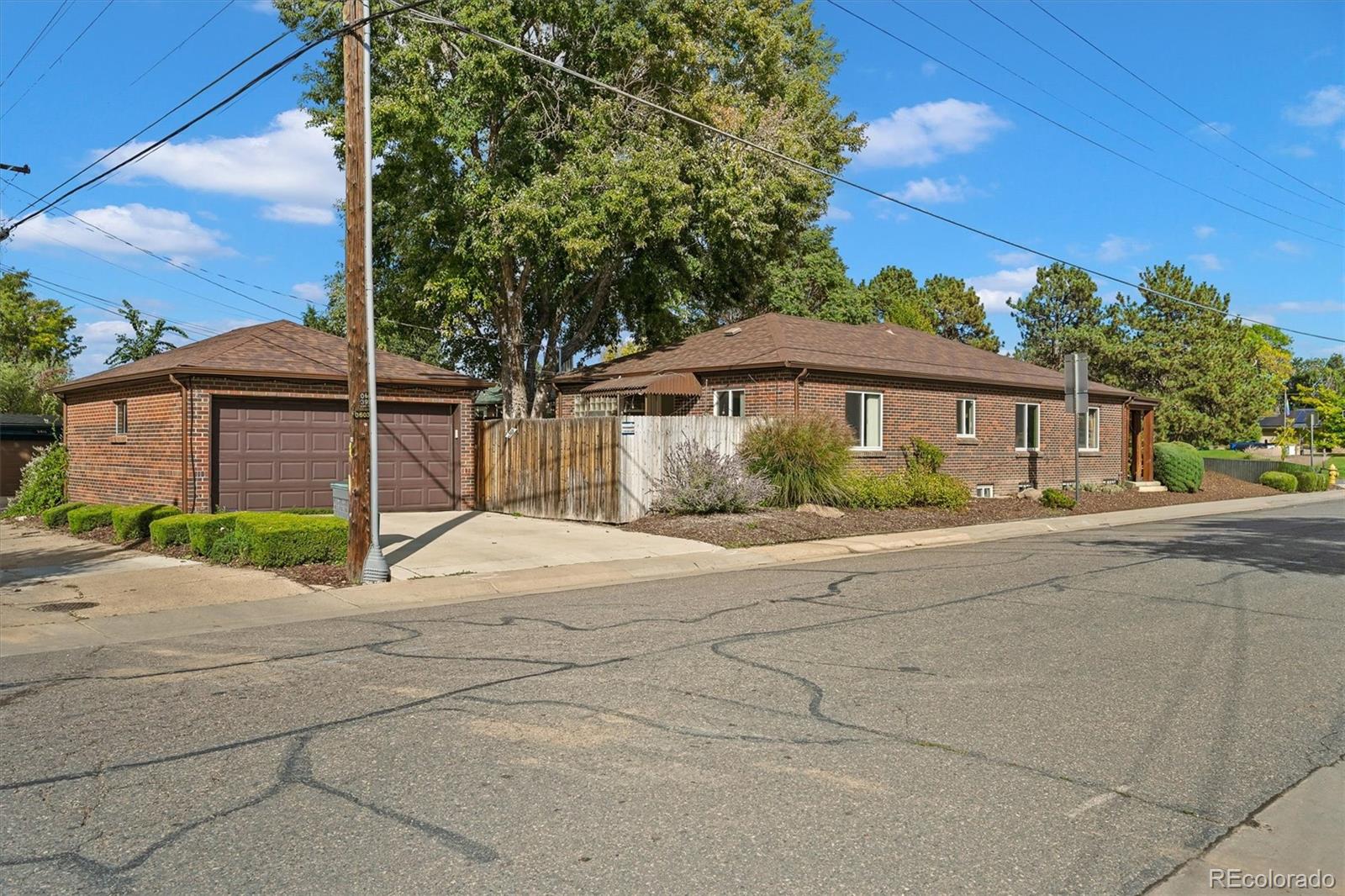 MLS Image #41 for 2901  monaco parkway,denver, Colorado
