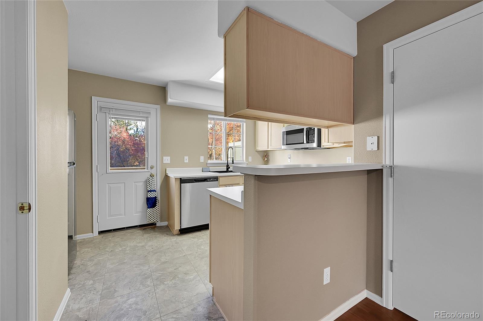 MLS Image #3 for 12012 e hoye drive ,aurora, Colorado