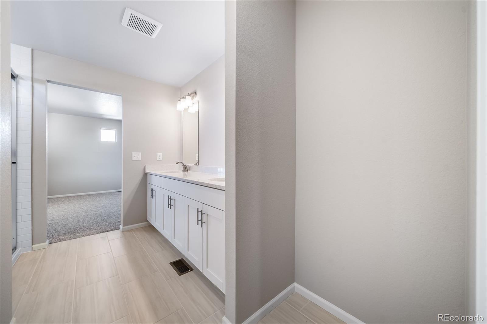 MLS Image #25 for 22382 e 38th place,aurora, Colorado