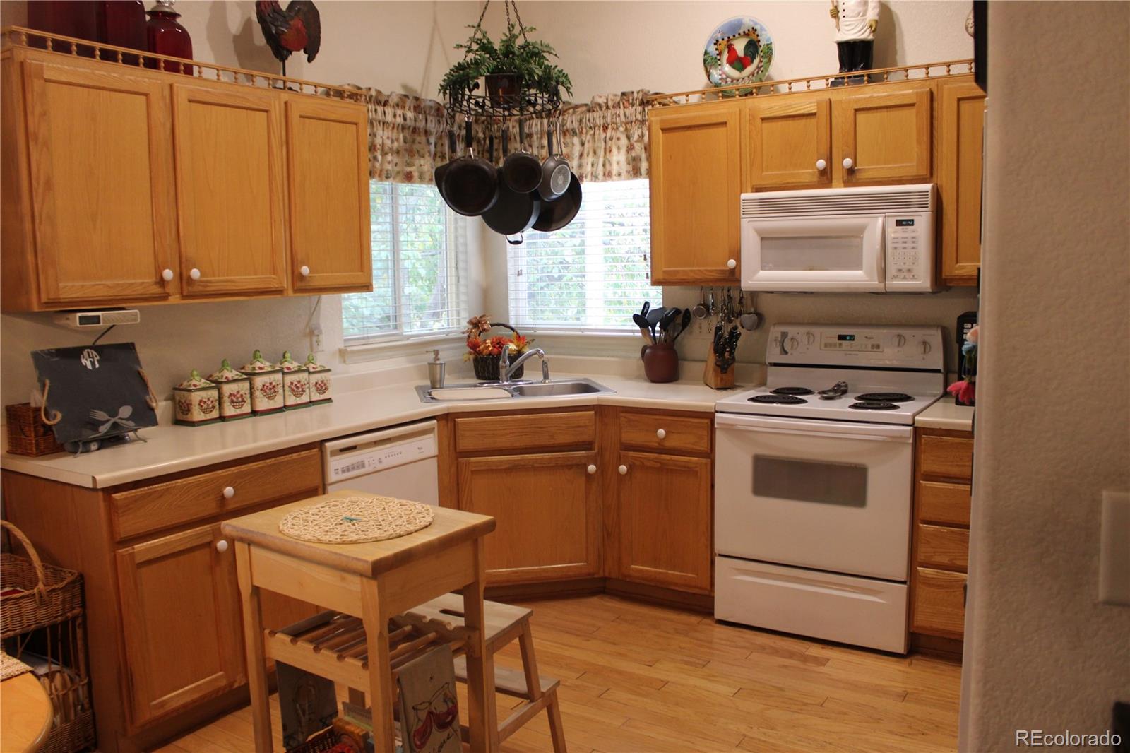 MLS Image #16 for 1147 s boston court,denver, Colorado