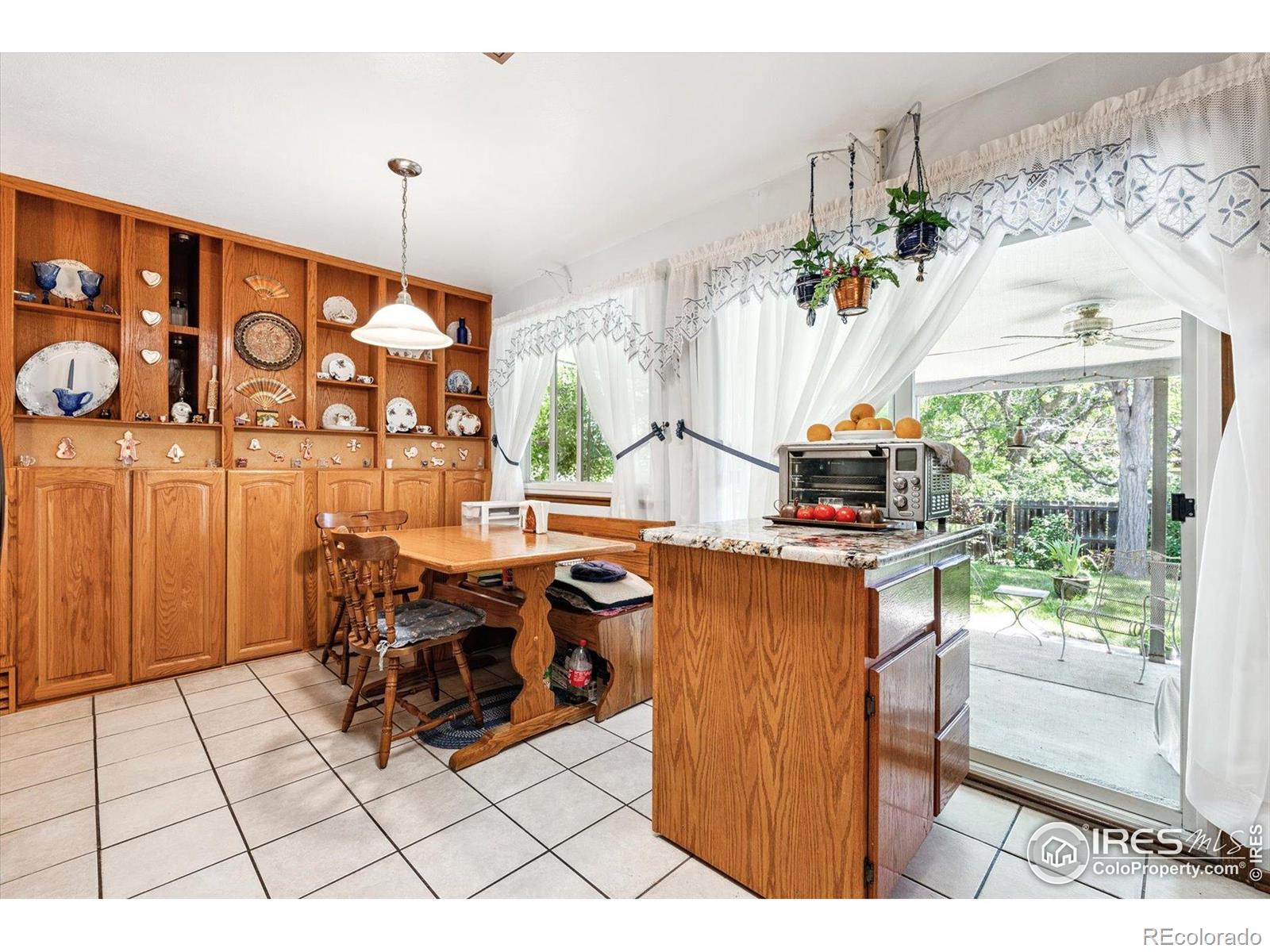 MLS Image #2 for 2516 s cimarron street,aurora, Colorado