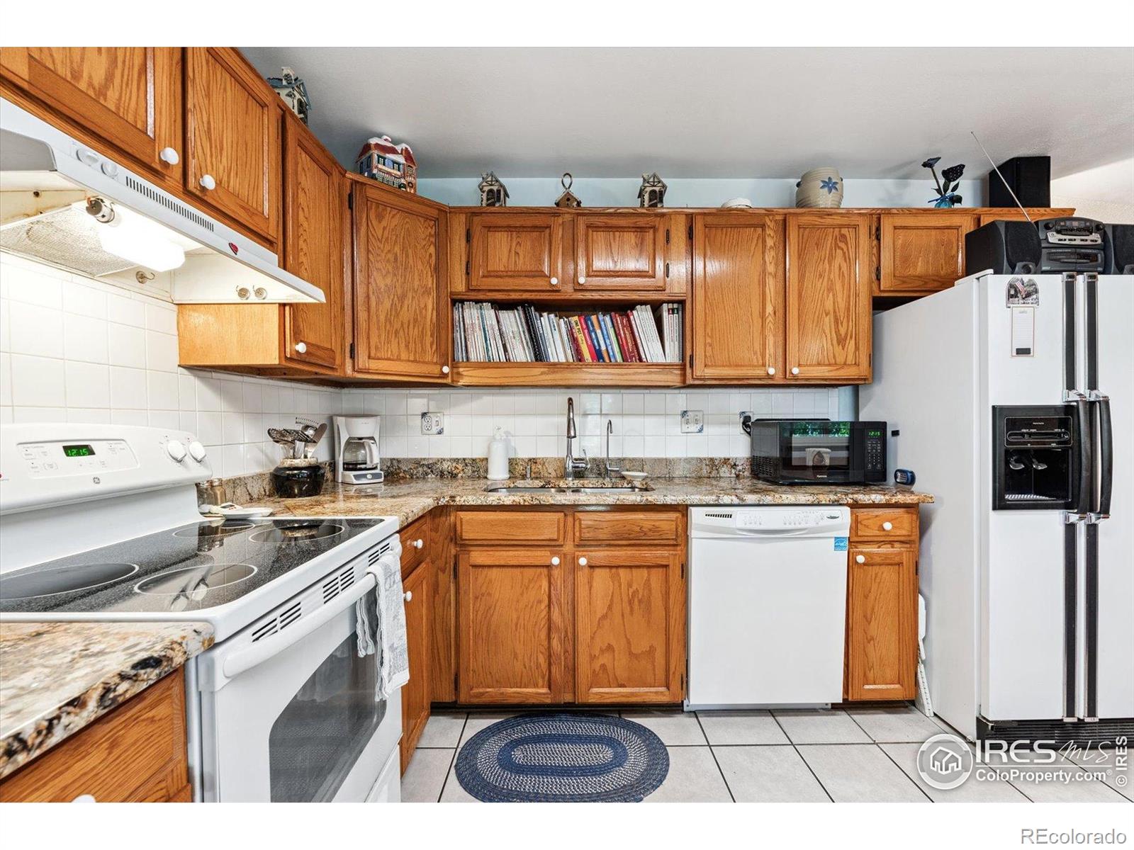 MLS Image #3 for 2516 s cimarron street,aurora, Colorado