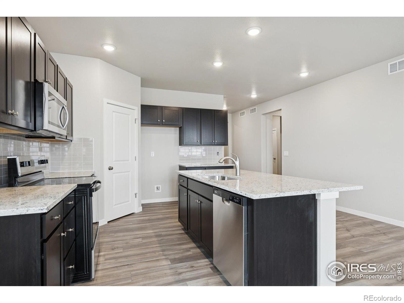 MLS Image #14 for 849  harvard street,johnstown, Colorado
