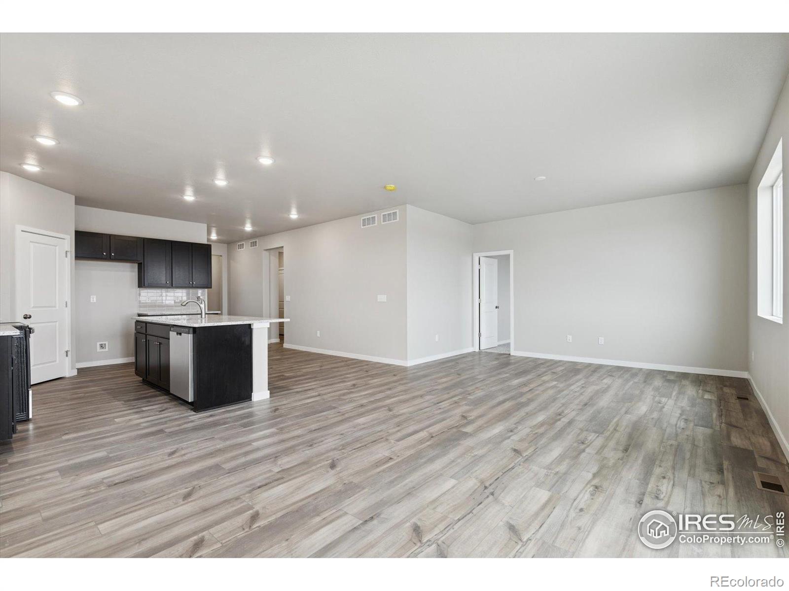 MLS Image #15 for 849  harvard street,johnstown, Colorado