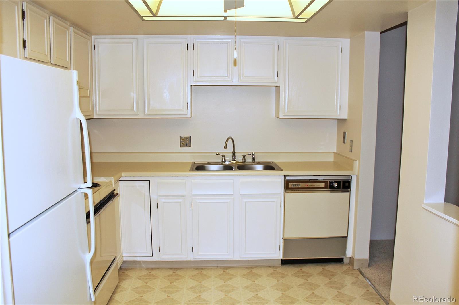 MLS Image #5 for 14000 e linvale place,aurora, Colorado