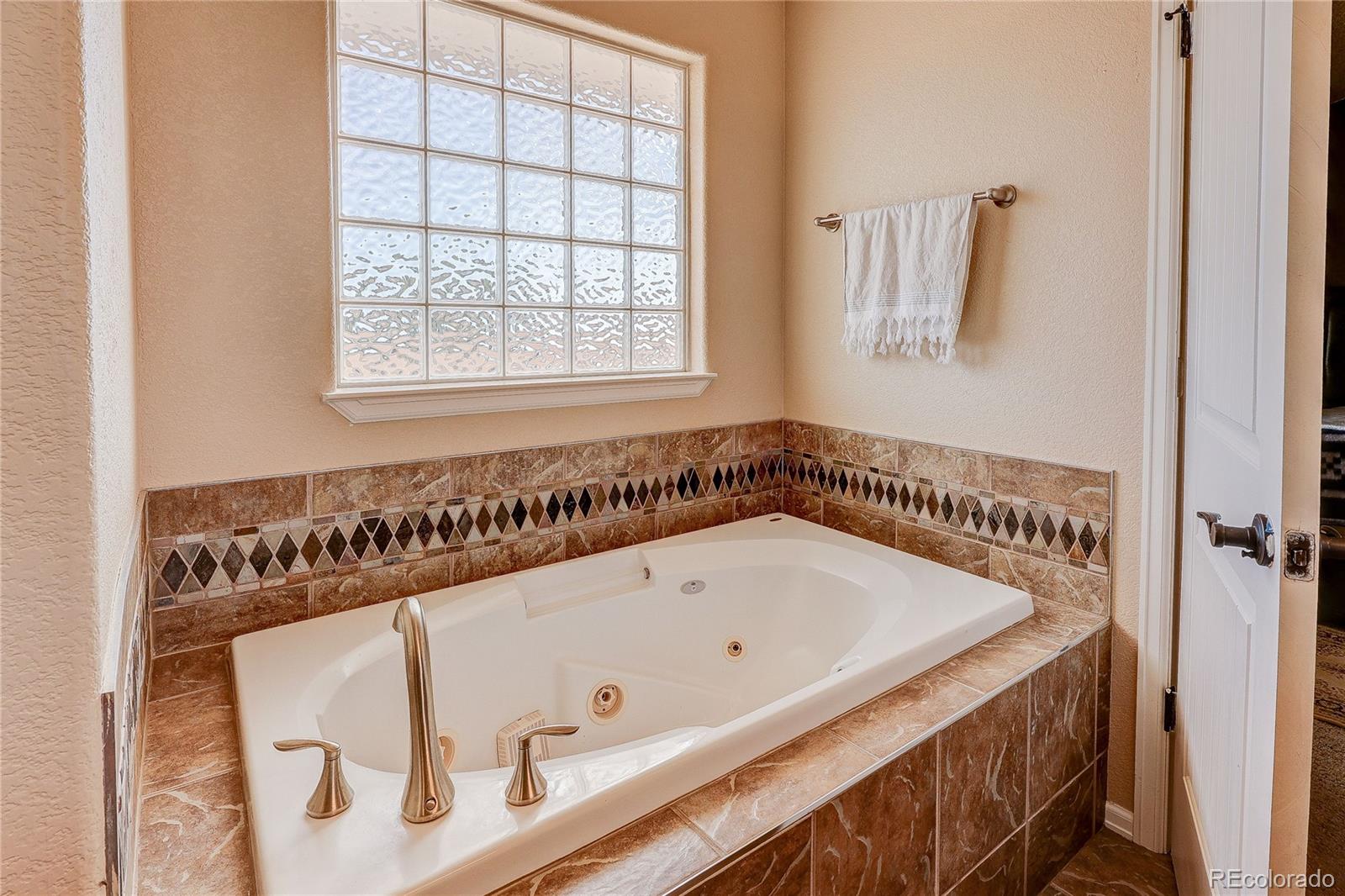 MLS Image #25 for 1352 n blue lake lane,pueblo, Colorado