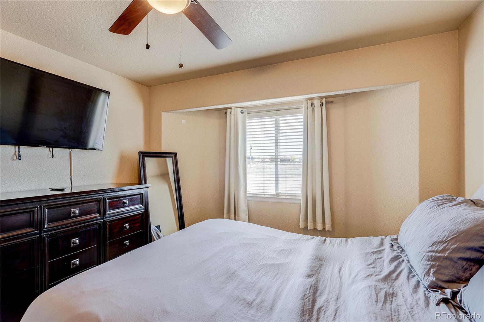 MLS Image #38 for 1352 n blue lake lane,pueblo, Colorado