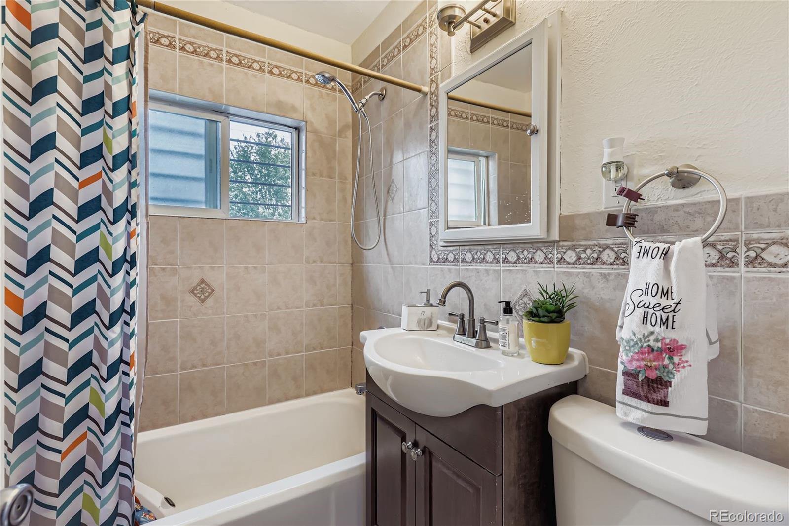 MLS Image #18 for 452 n perry street,denver, Colorado