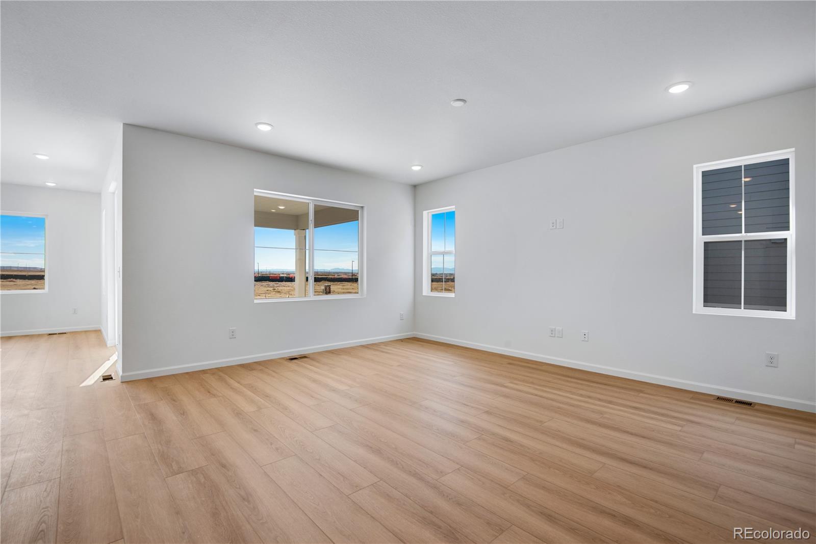 MLS Image #11 for 24562 e 34th avenue,aurora, Colorado