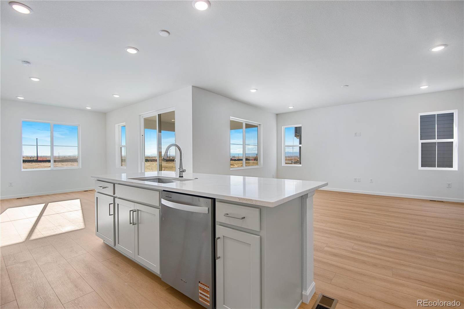 MLS Image #15 for 24562 e 34th avenue,aurora, Colorado