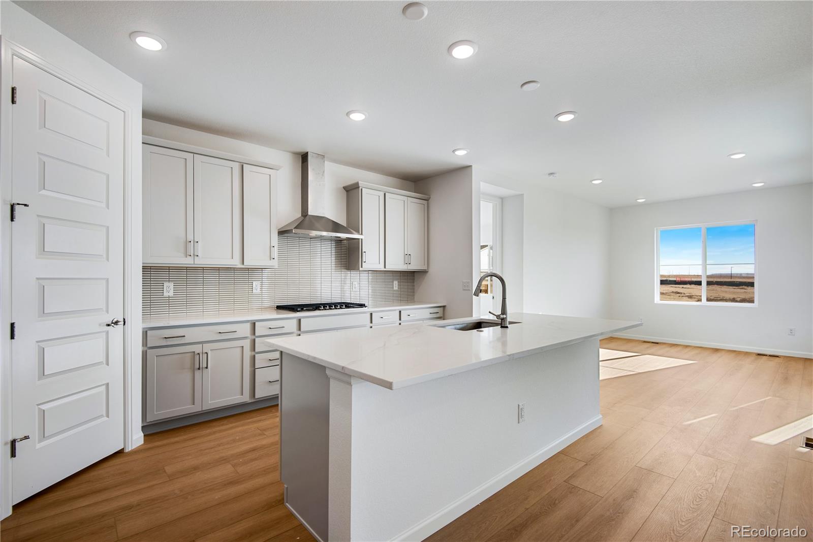 MLS Image #17 for 24562 e 34th avenue,aurora, Colorado