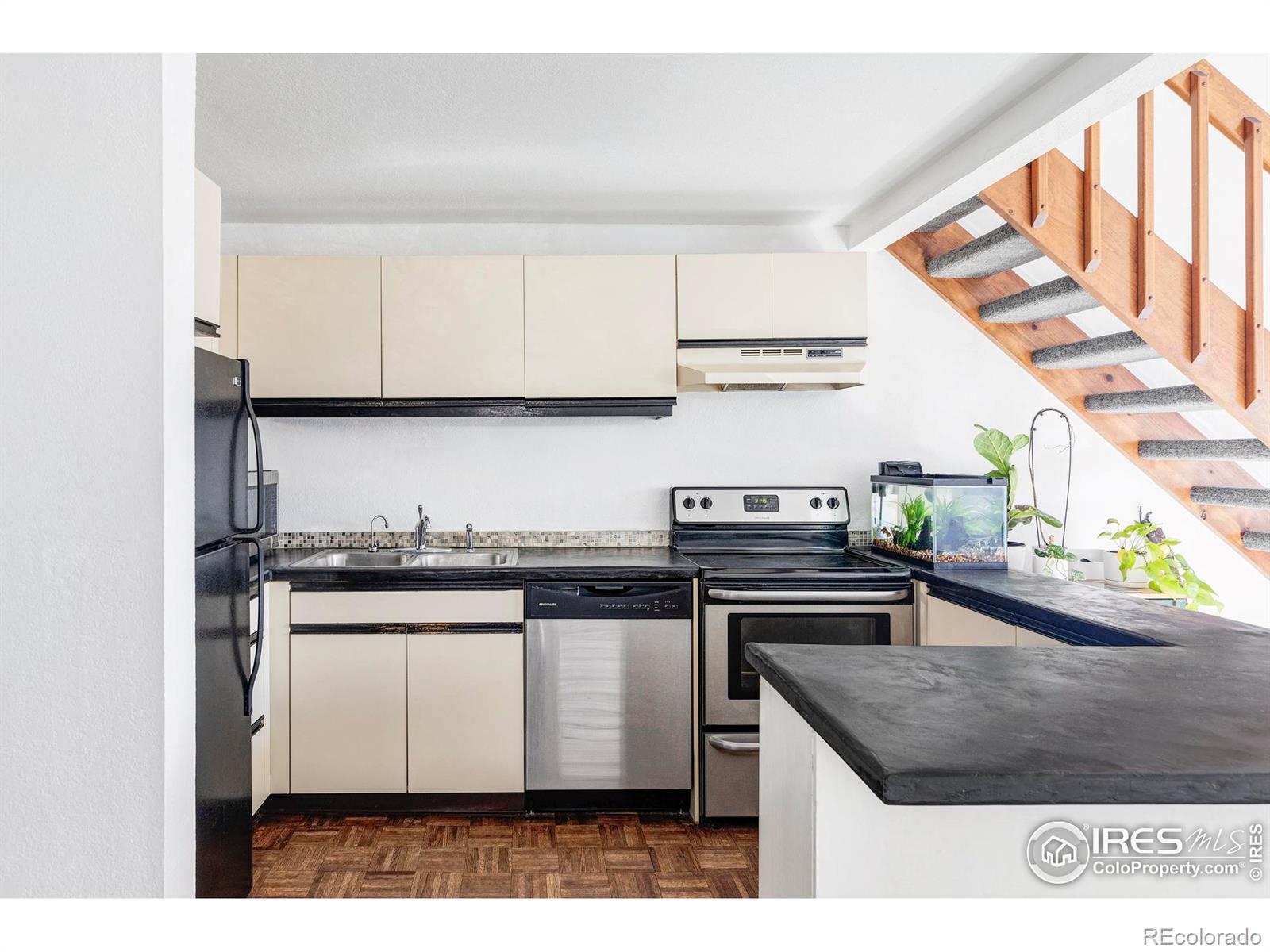 MLS Image #6 for 2201  pearl street,boulder, Colorado