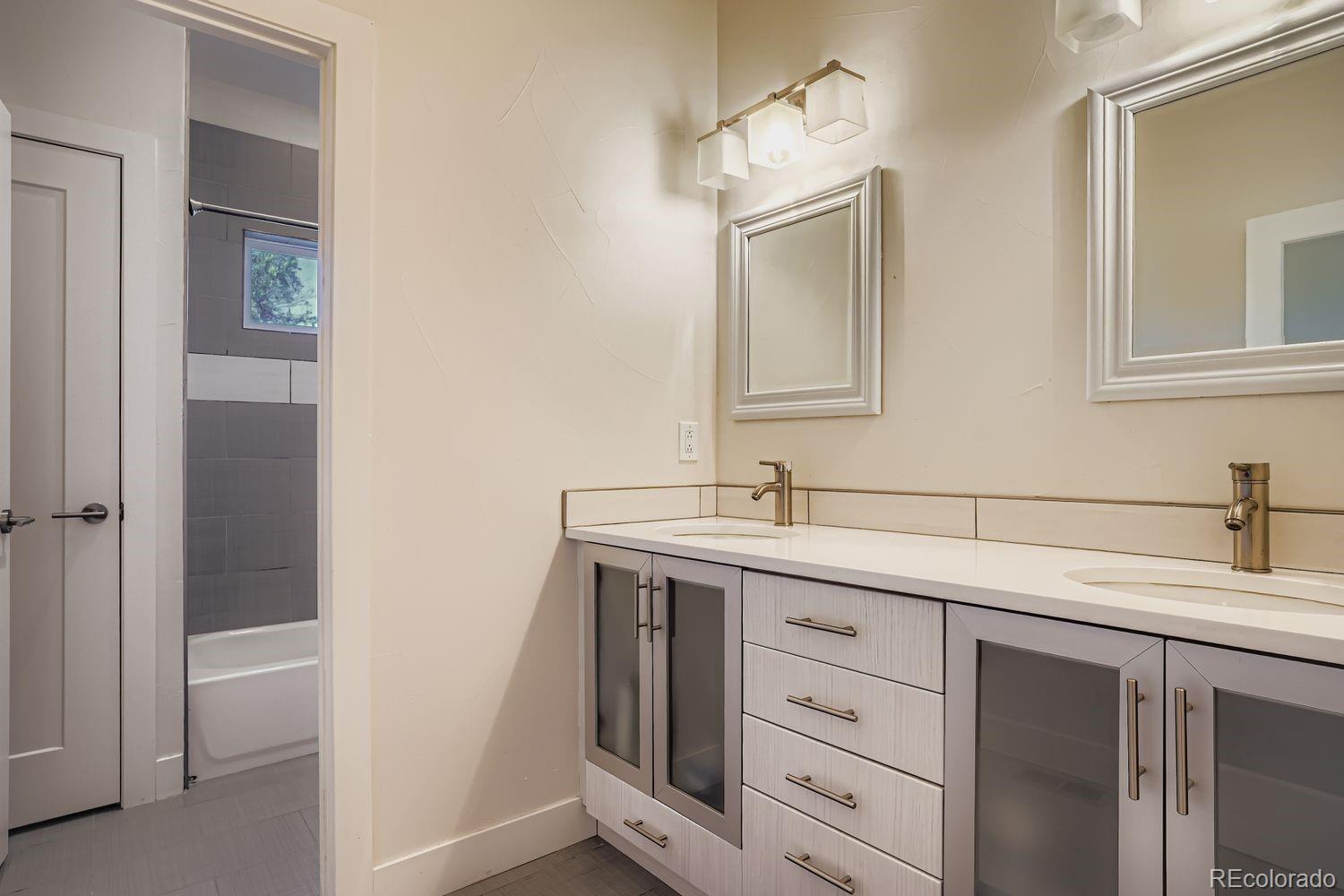 MLS Image #24 for 2338 s williams street,denver, Colorado