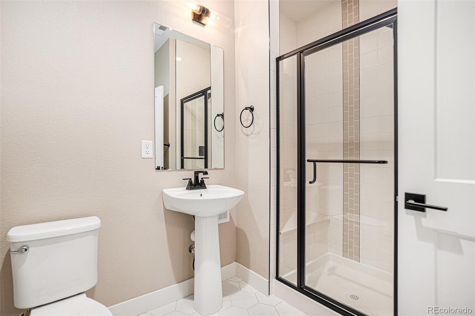 MLS Image #10 for 888 s valentia street,denver, Colorado