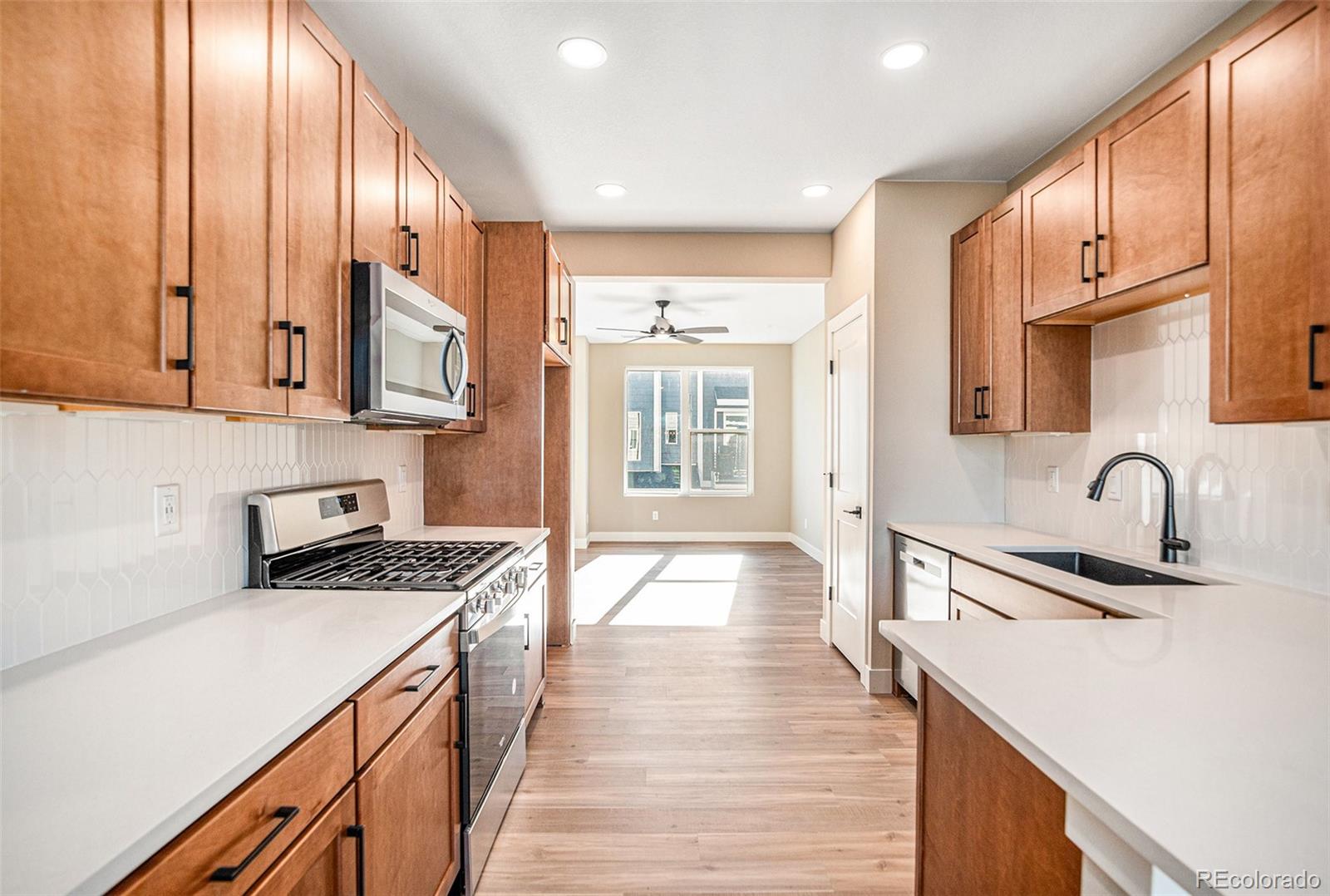 MLS Image #11 for 888 s valentia street,denver, Colorado
