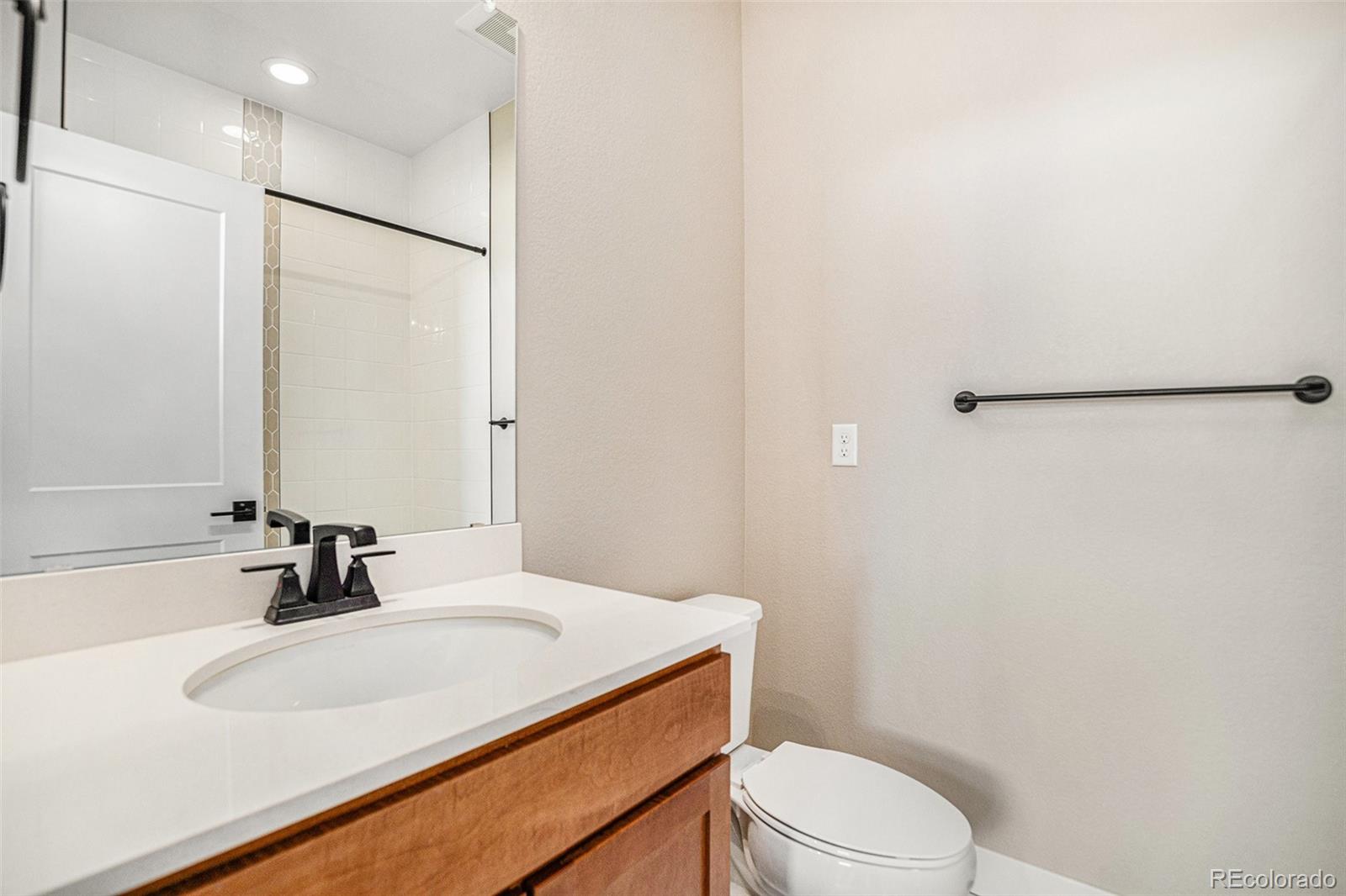 MLS Image #13 for 888 s valentia street,denver, Colorado
