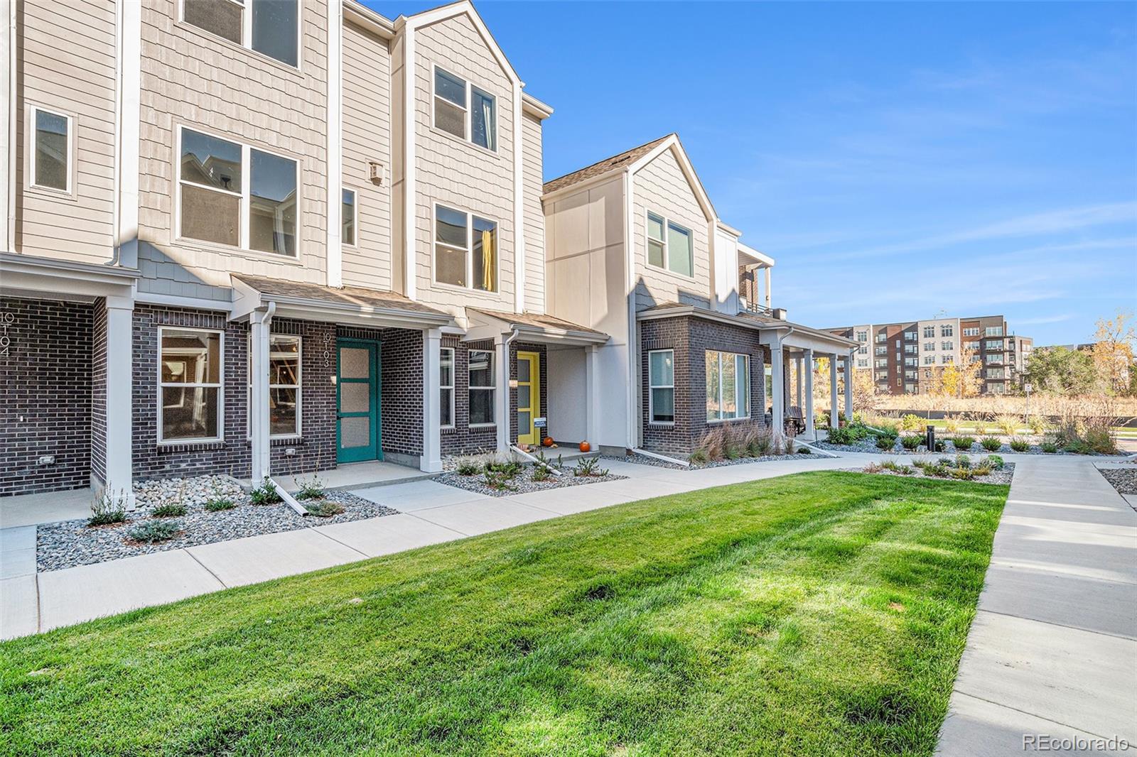 MLS Image #2 for 888 s valentia street,denver, Colorado