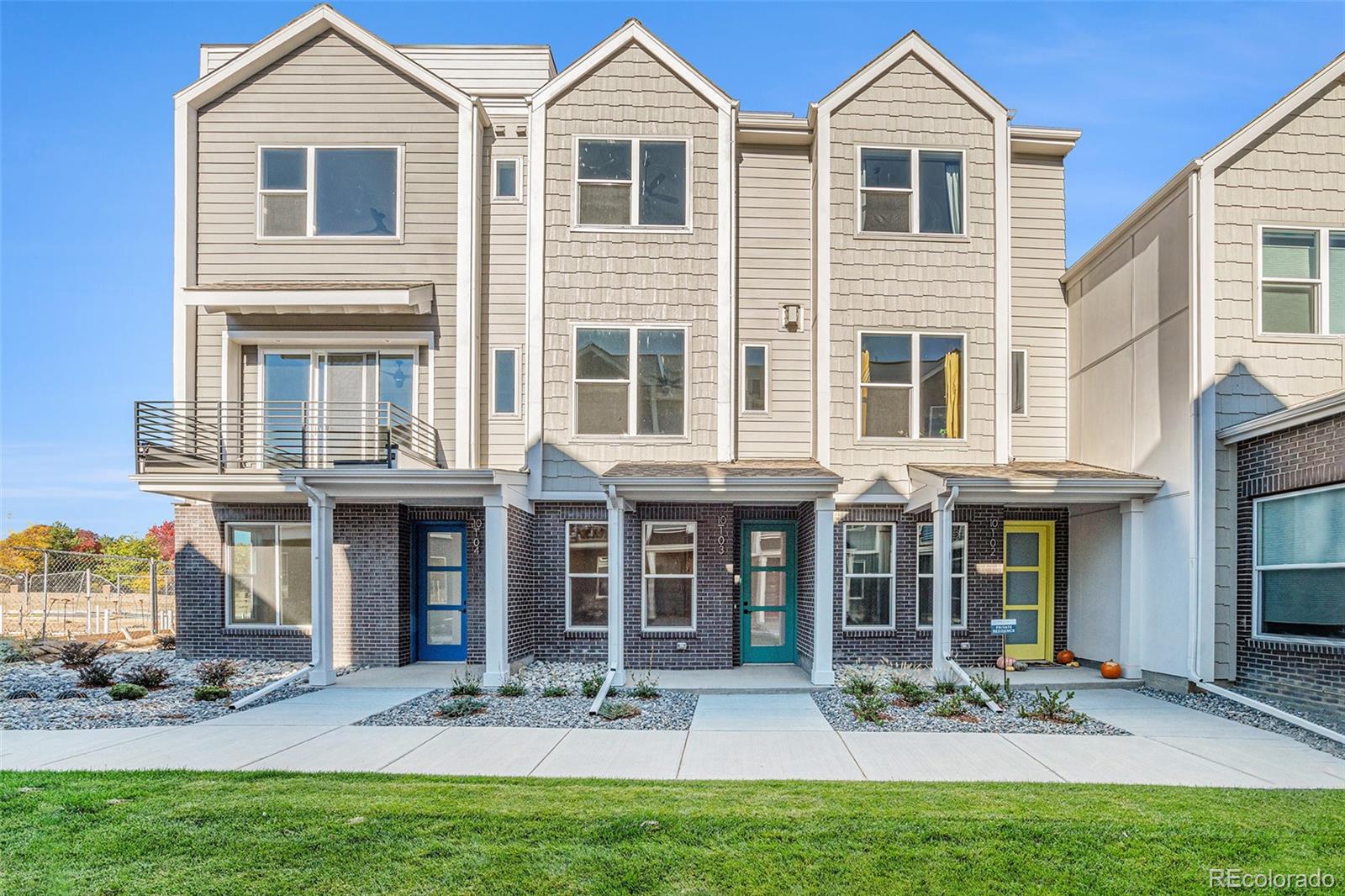 MLS Image #3 for 888 s valentia street,denver, Colorado