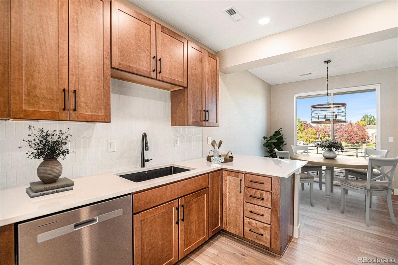 MLS Image #4 for 888 s valentia street,denver, Colorado