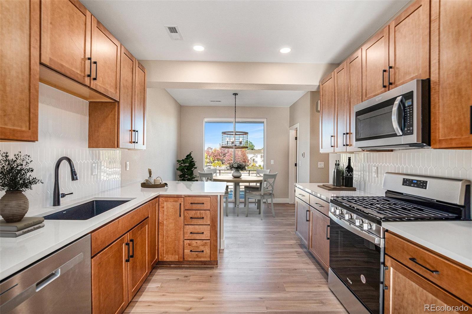 MLS Image #5 for 888 s valentia street,denver, Colorado