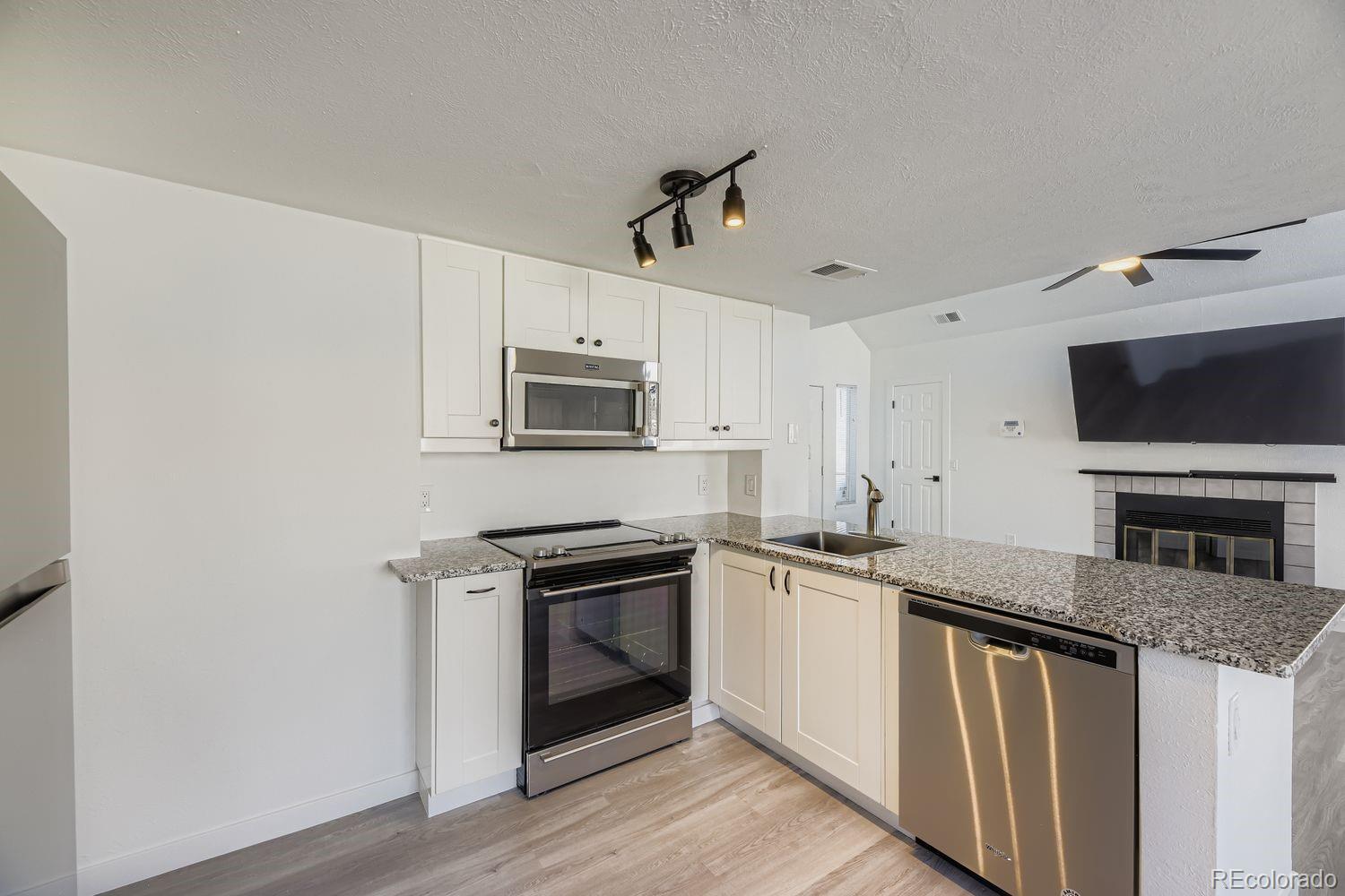 MLS Image #8 for 8500 e jefferson avenue,denver, Colorado