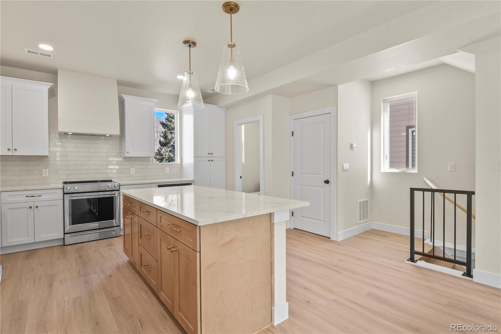 MLS Image #6 for 7  noyer court,colorado springs, Colorado
