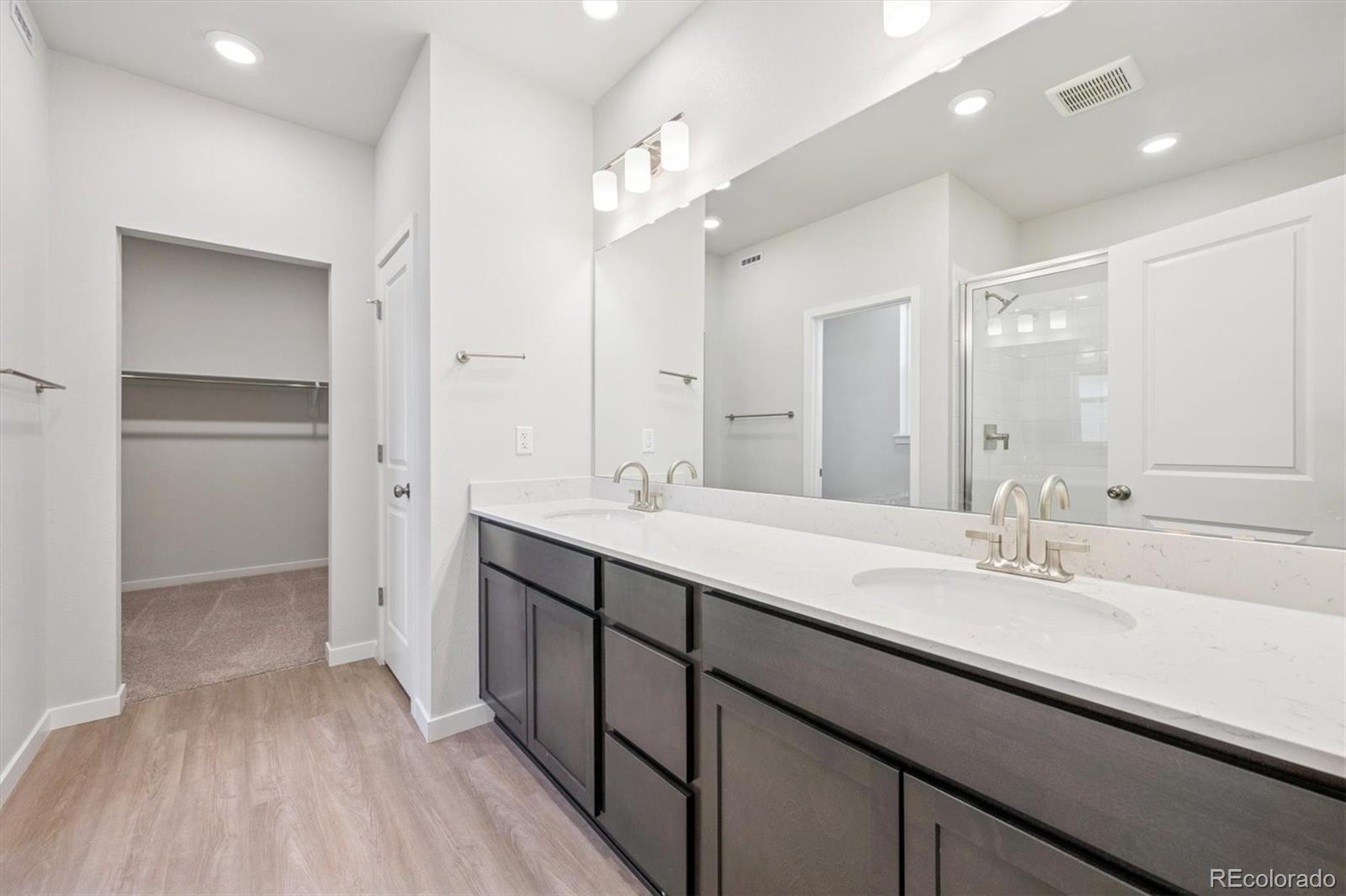 MLS Image #12 for 22736 e 47th place,aurora, Colorado