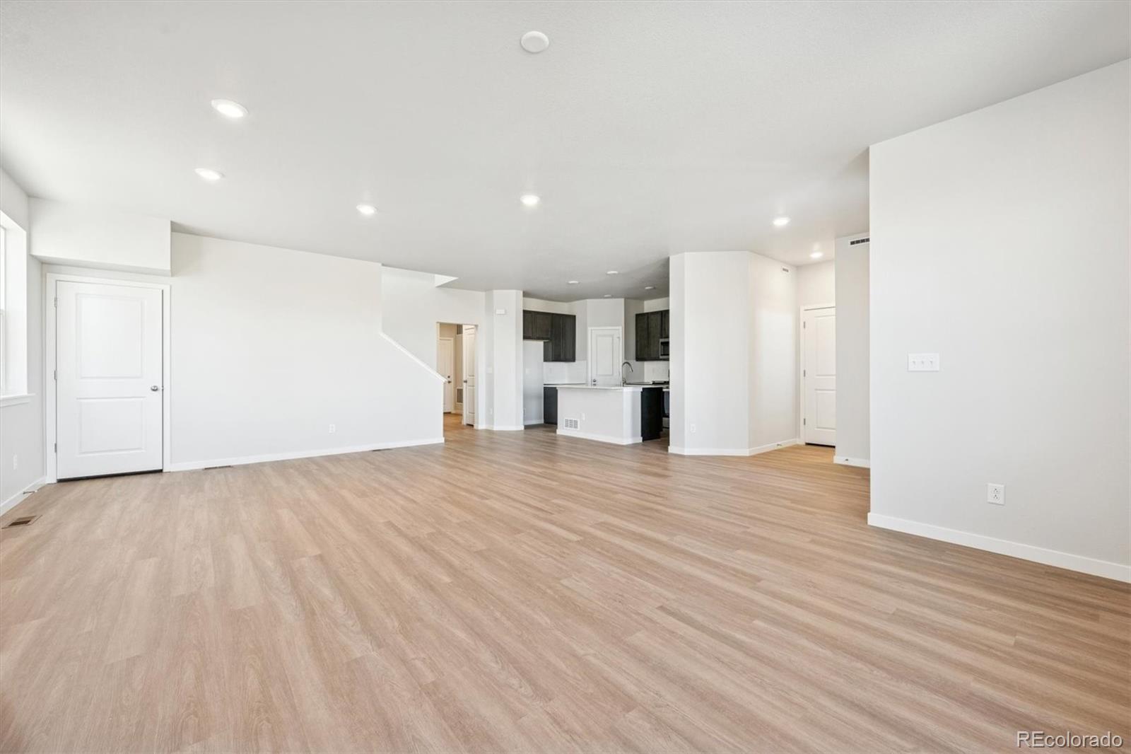 MLS Image #14 for 22736 e 47th place,aurora, Colorado
