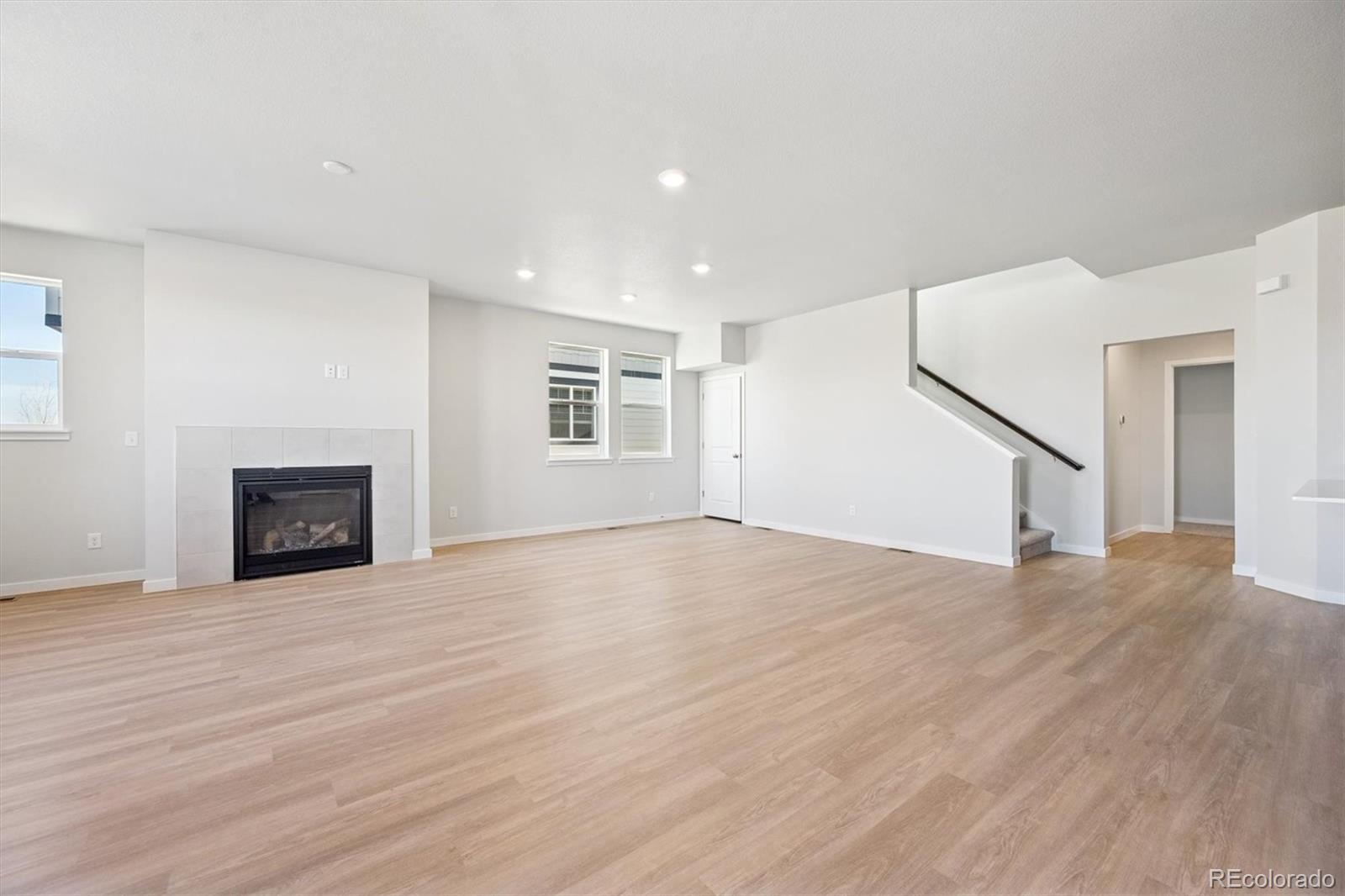 MLS Image #2 for 22736 e 47th place,aurora, Colorado