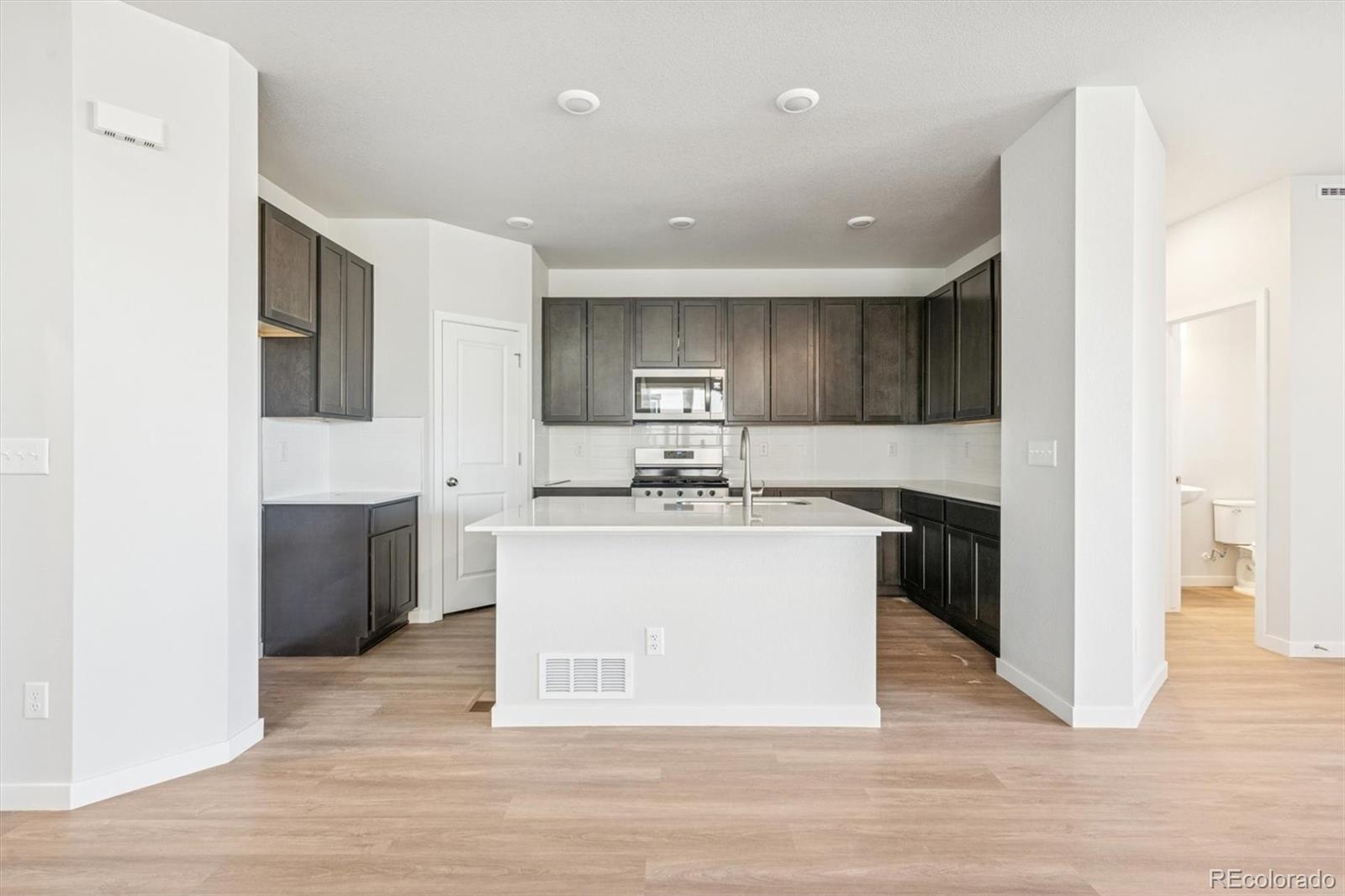 MLS Image #5 for 22736 e 47th place,aurora, Colorado