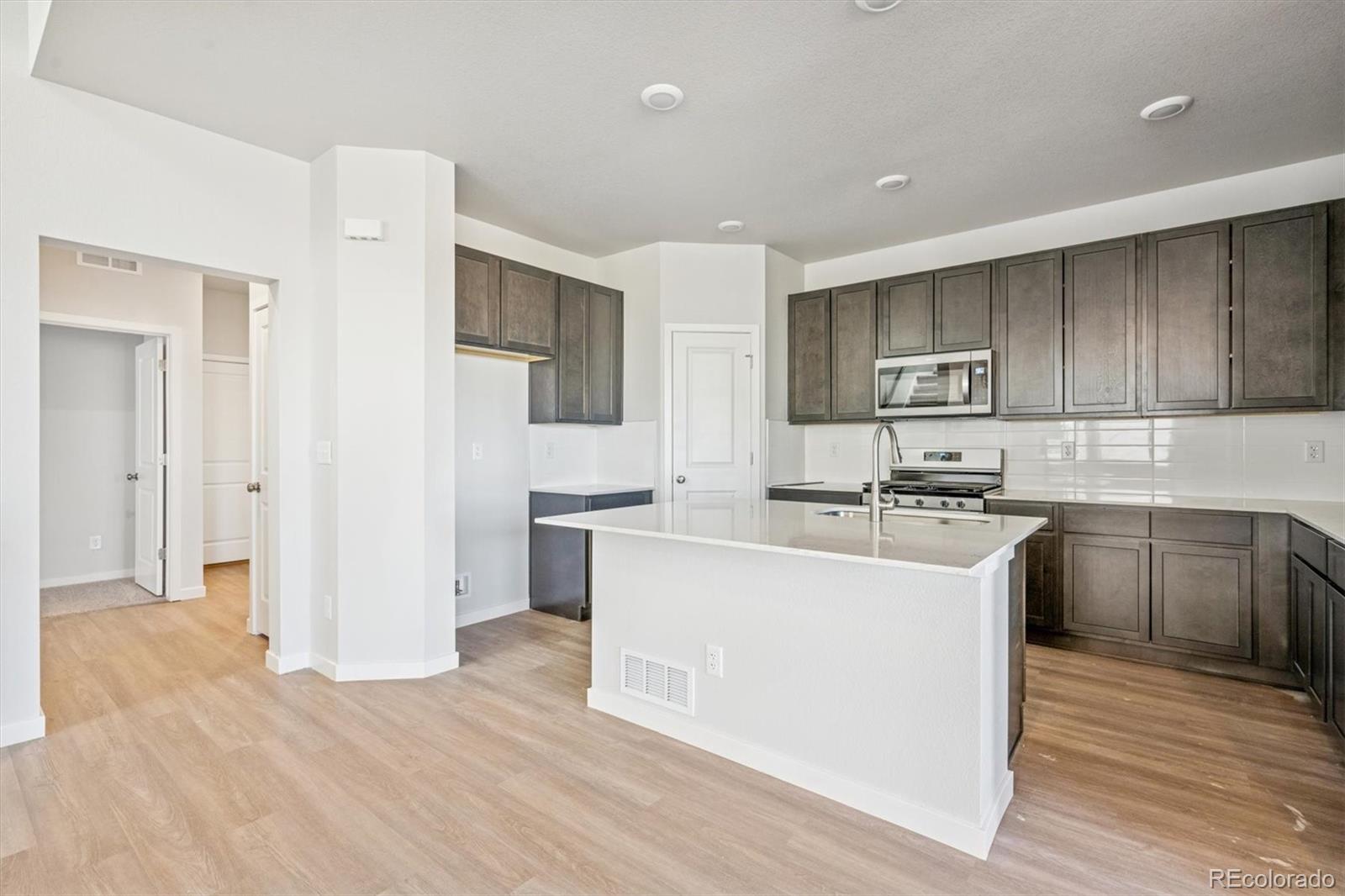 MLS Image #6 for 22736 e 47th place,aurora, Colorado