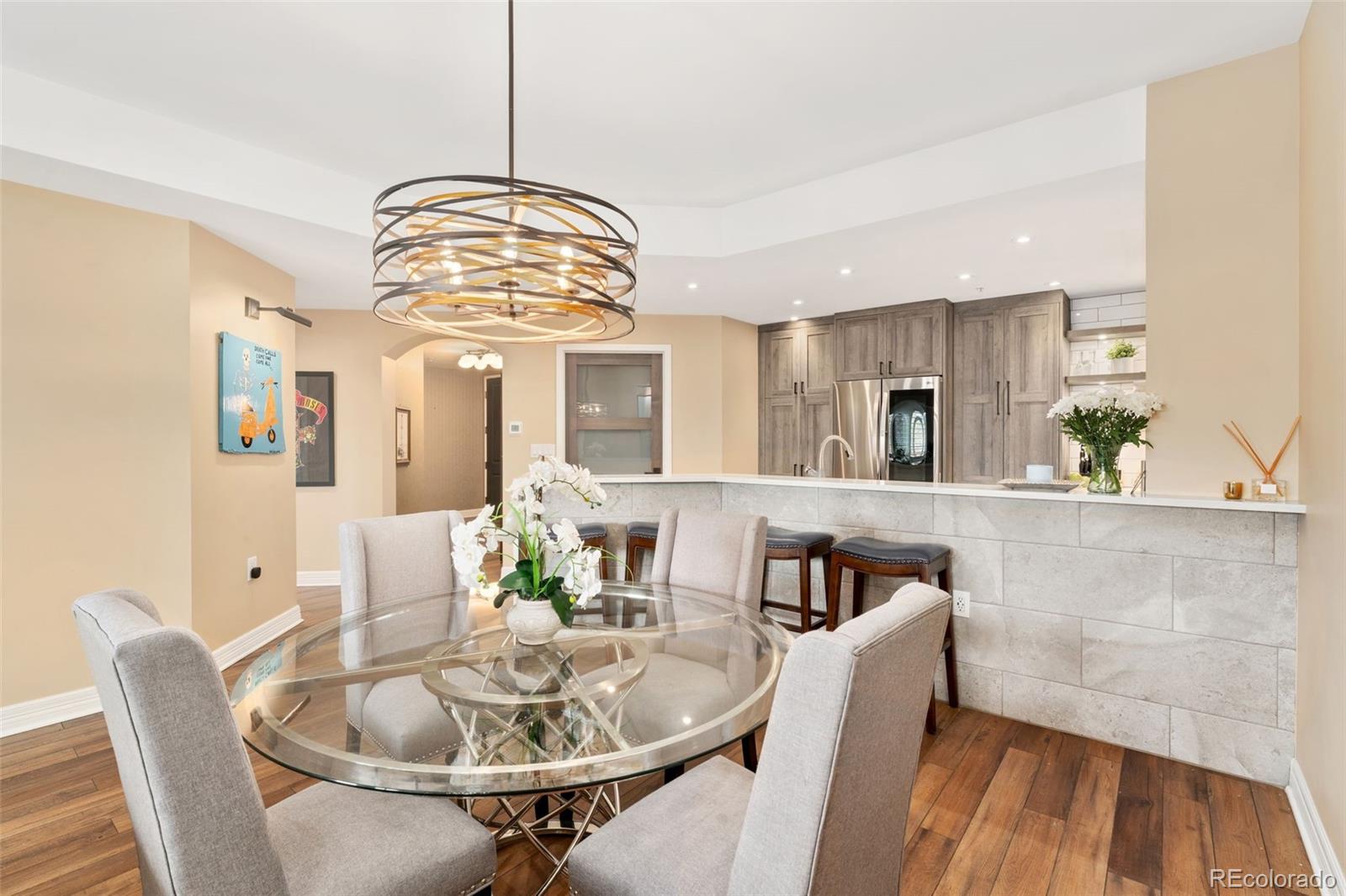 MLS Image #12 for 975 n lincoln street #5a,denver, Colorado