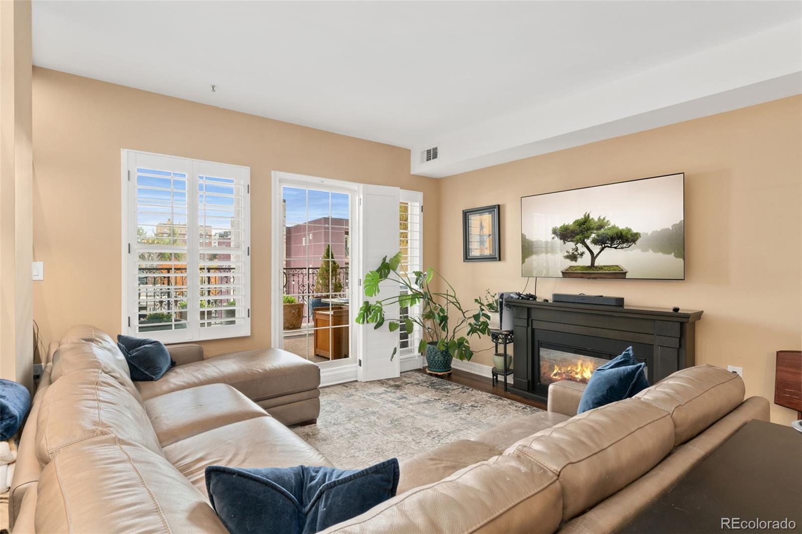 MLS Image #15 for 975 n lincoln street #5a,denver, Colorado