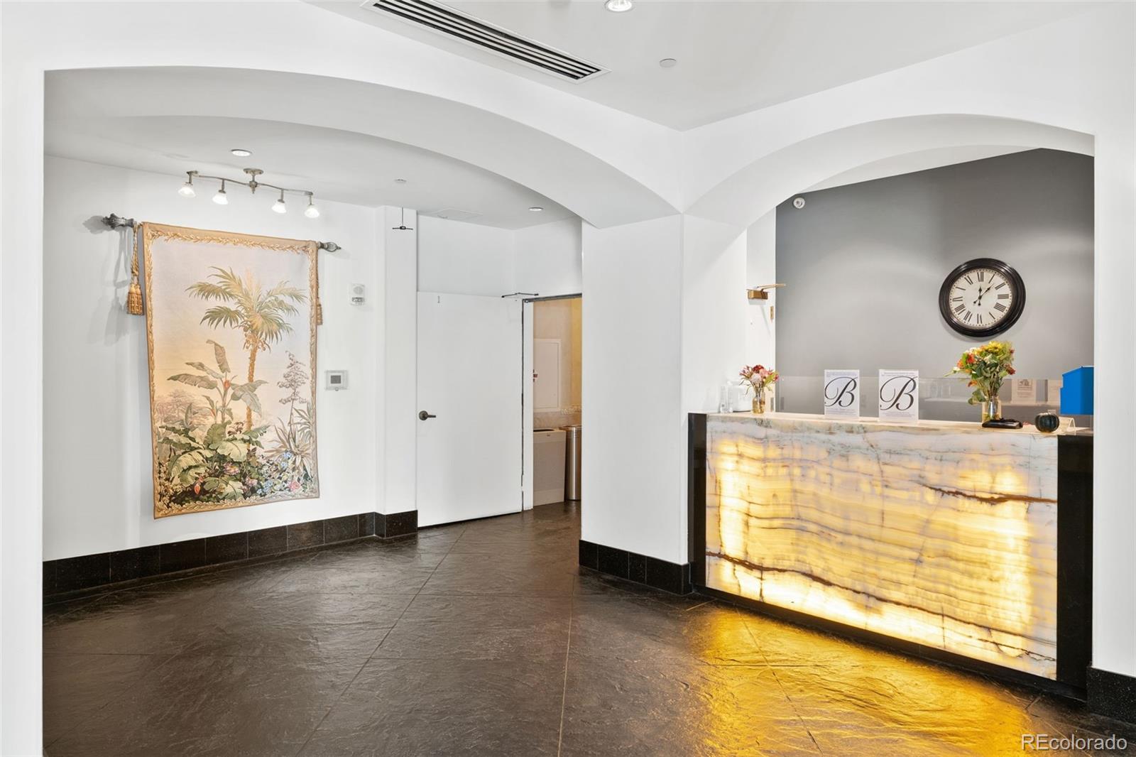 MLS Image #3 for 975 n lincoln street #5a,denver, Colorado