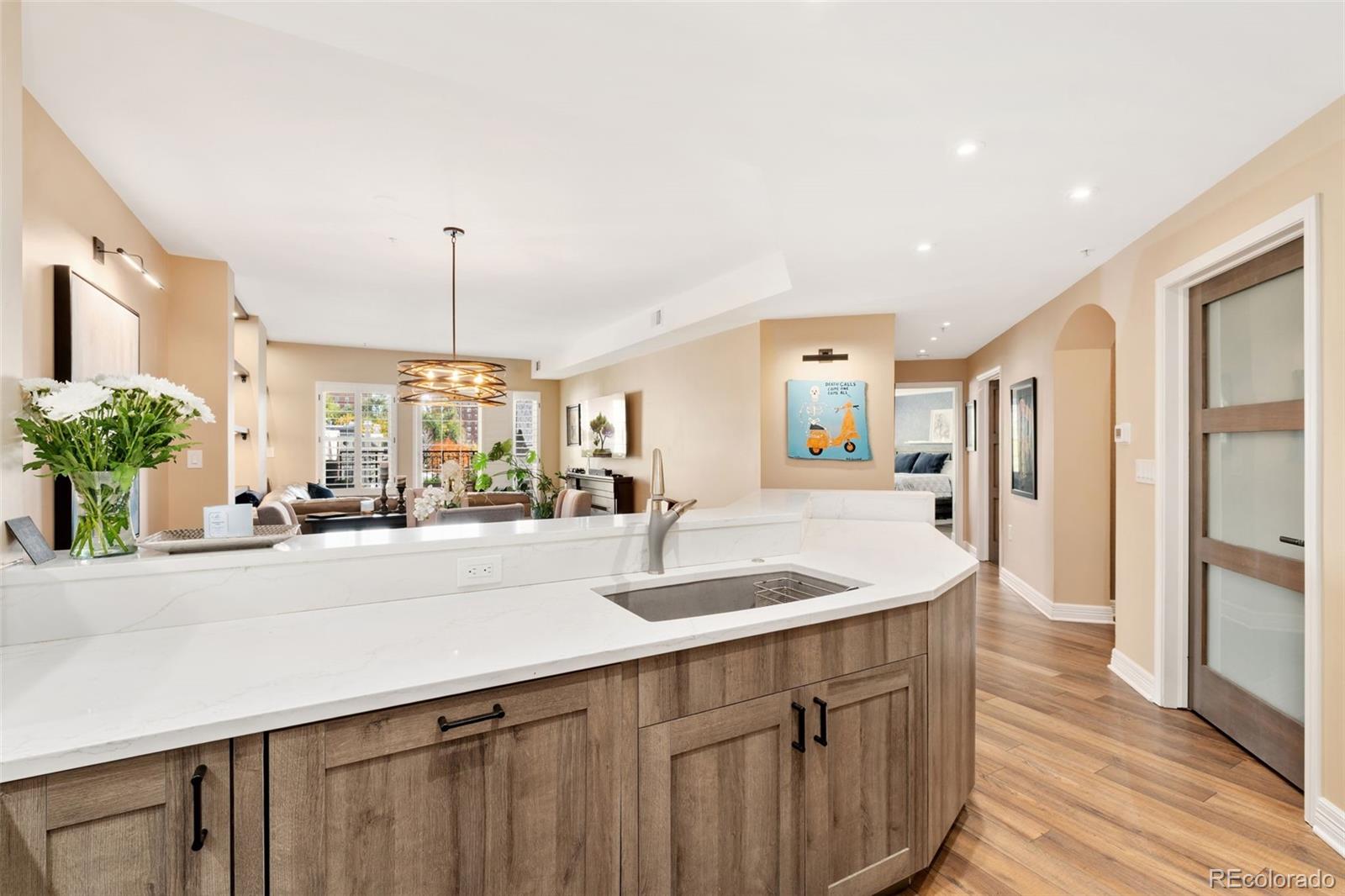 MLS Image #9 for 975 n lincoln street #5a,denver, Colorado