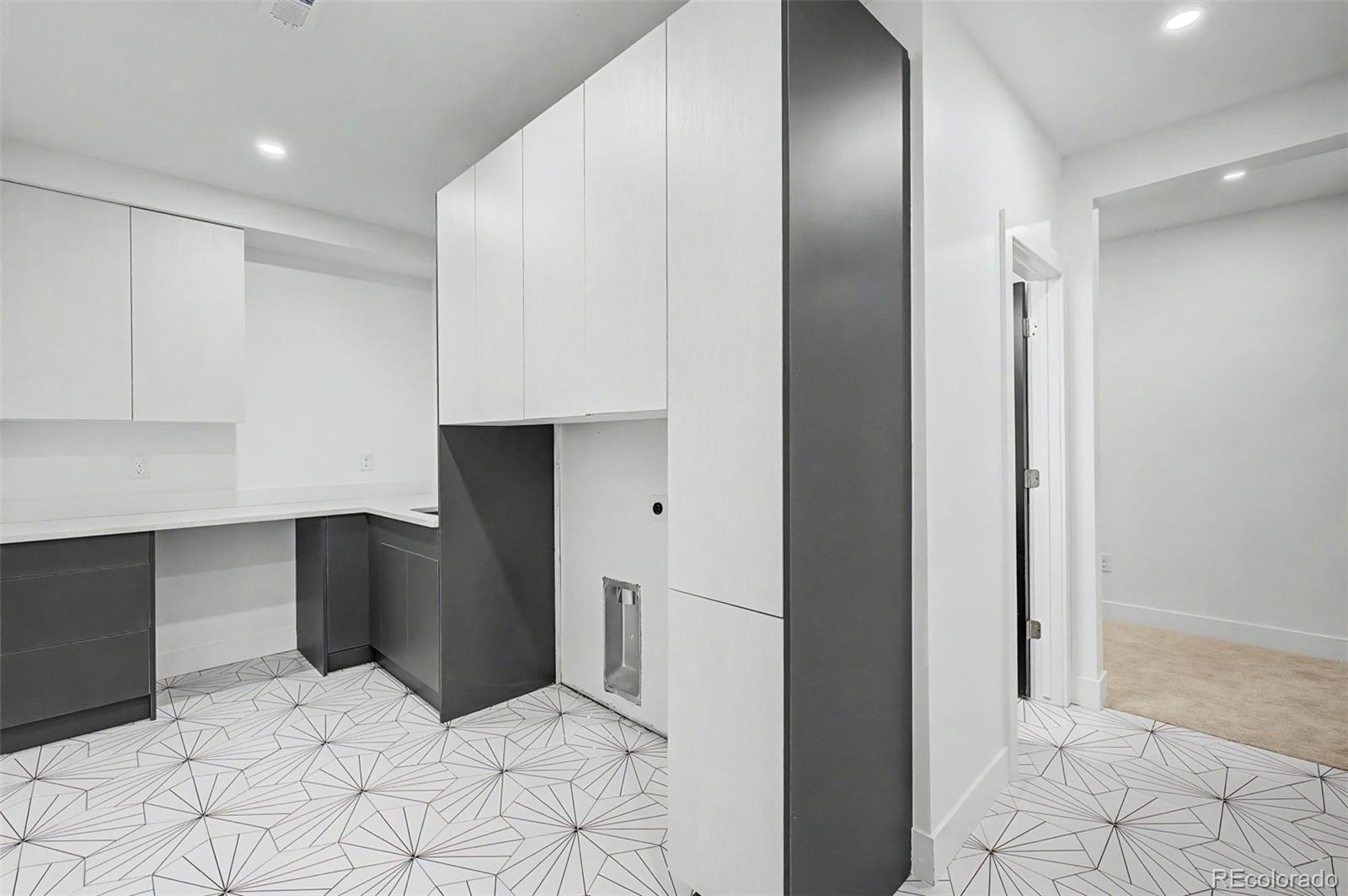 MLS Image #39 for 2710 s gilpin street,denver, Colorado
