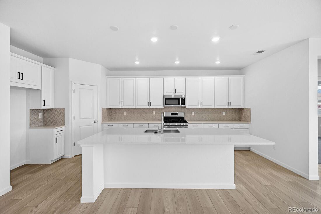 MLS Image #10 for 16887 w 92nd drive,arvada, Colorado