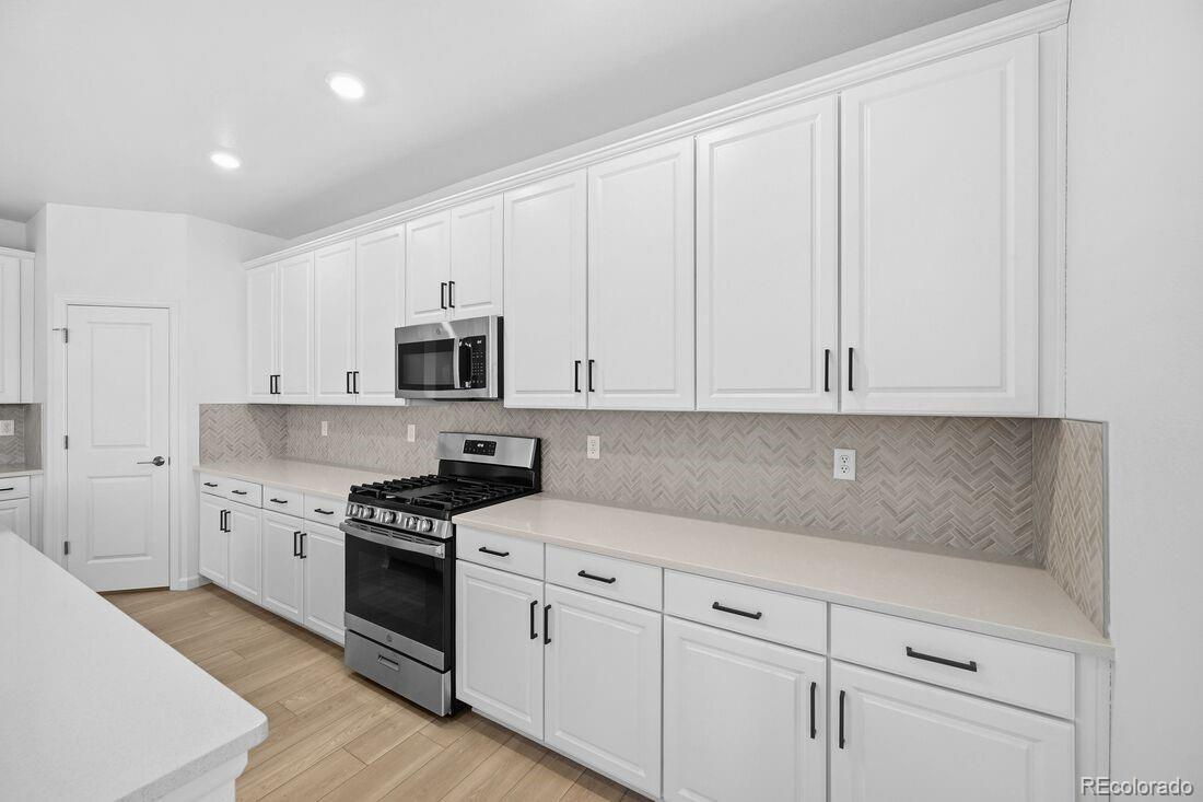 MLS Image #12 for 16887 w 92nd drive,arvada, Colorado