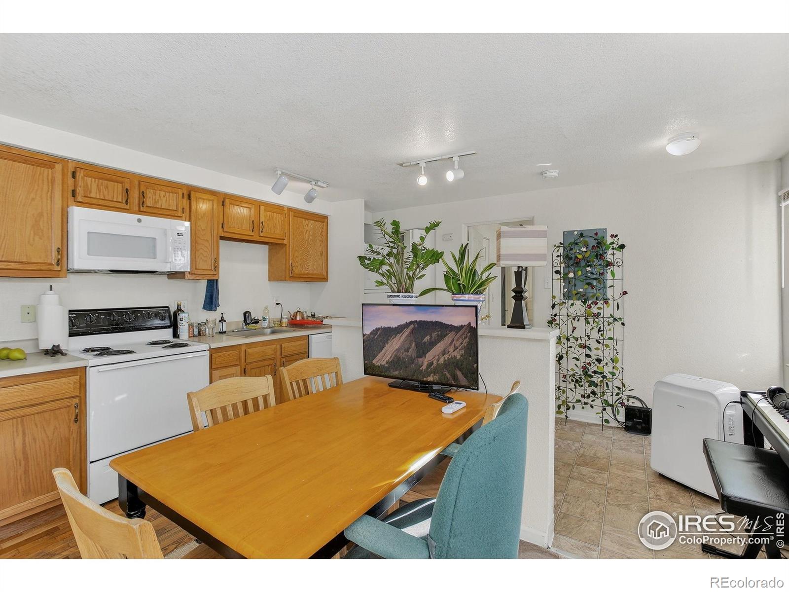 MLS Image #2 for 961  16th street,boulder, Colorado