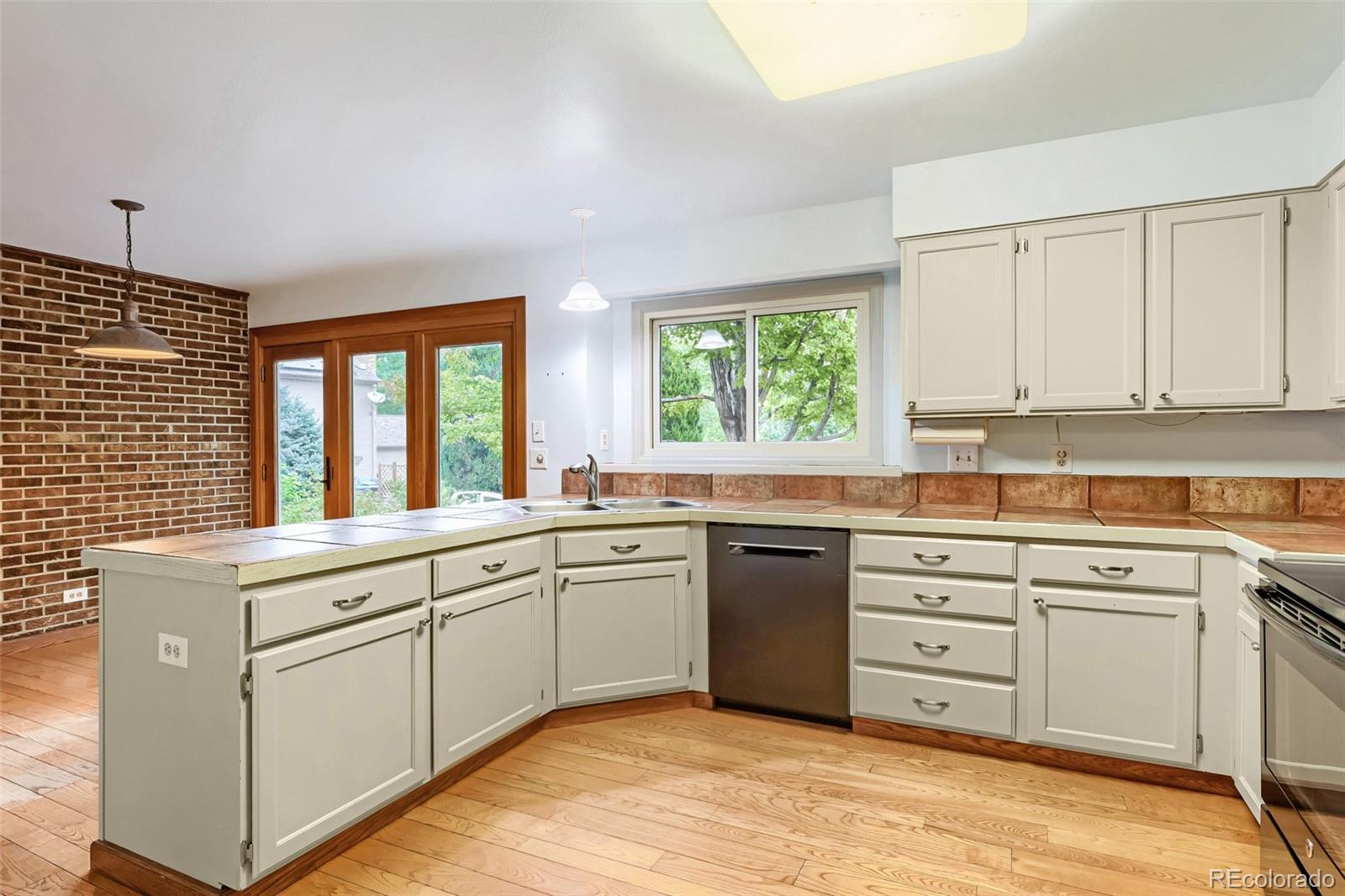 MLS Image #17 for 8022 s williams circle,centennial, Colorado