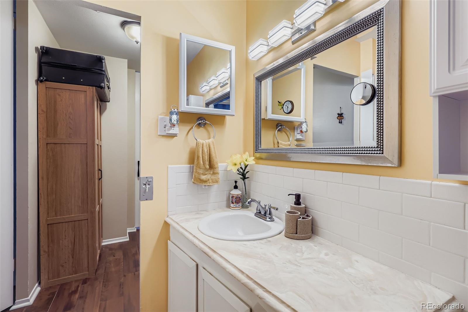 MLS Image #9 for 740 s alton way,denver, Colorado