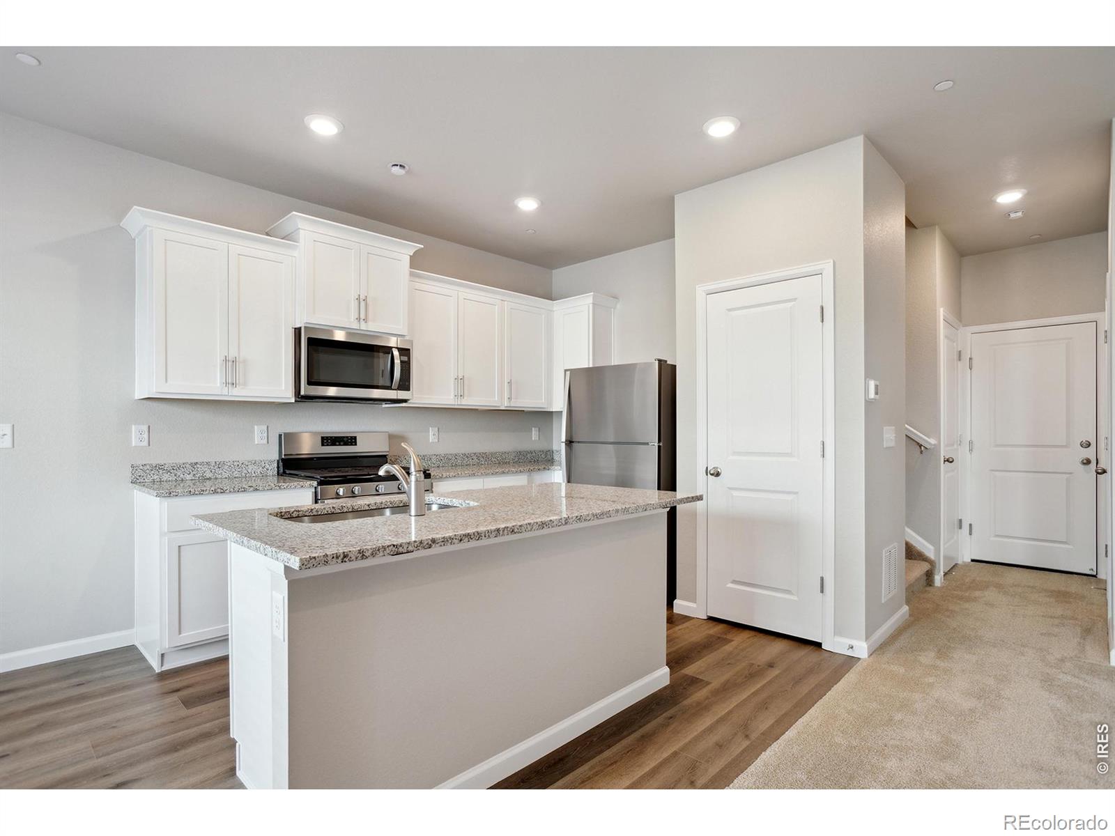 MLS Image #3 for 199  robin road,johnstown, Colorado